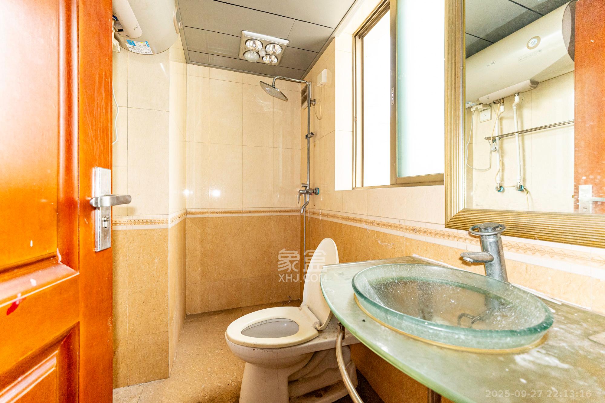 碧桂园威尼斯城 6室2厅5卫 240.0万 碧桂园威尼斯城 6室2厅5卫 240.0万卫生间