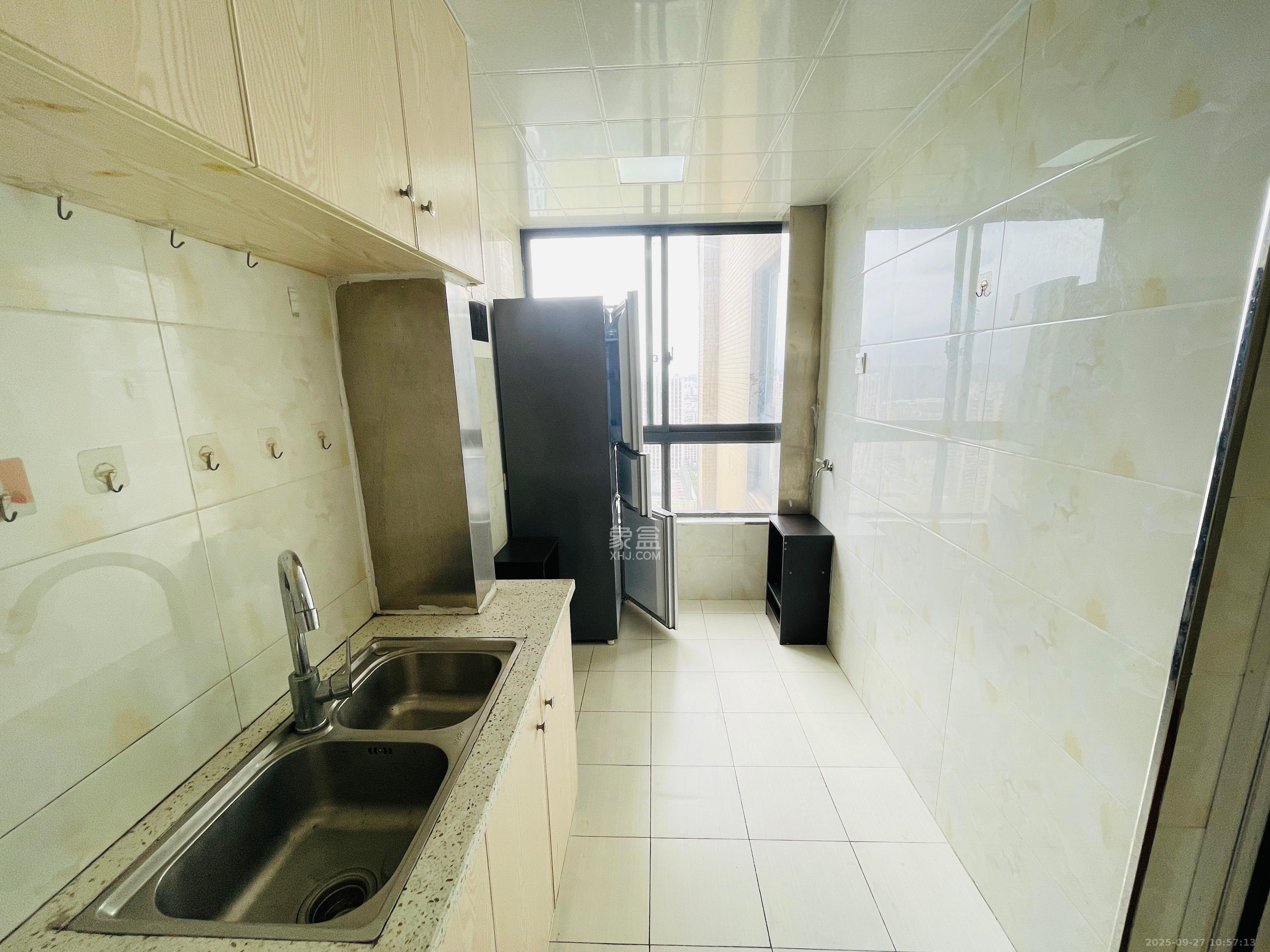 兰亭都荟(璟峰苑) 3室2厅2卫 3300.0元/月 兰亭都荟(璟峰苑) 3室2厅2卫 3300.0元/月室内图