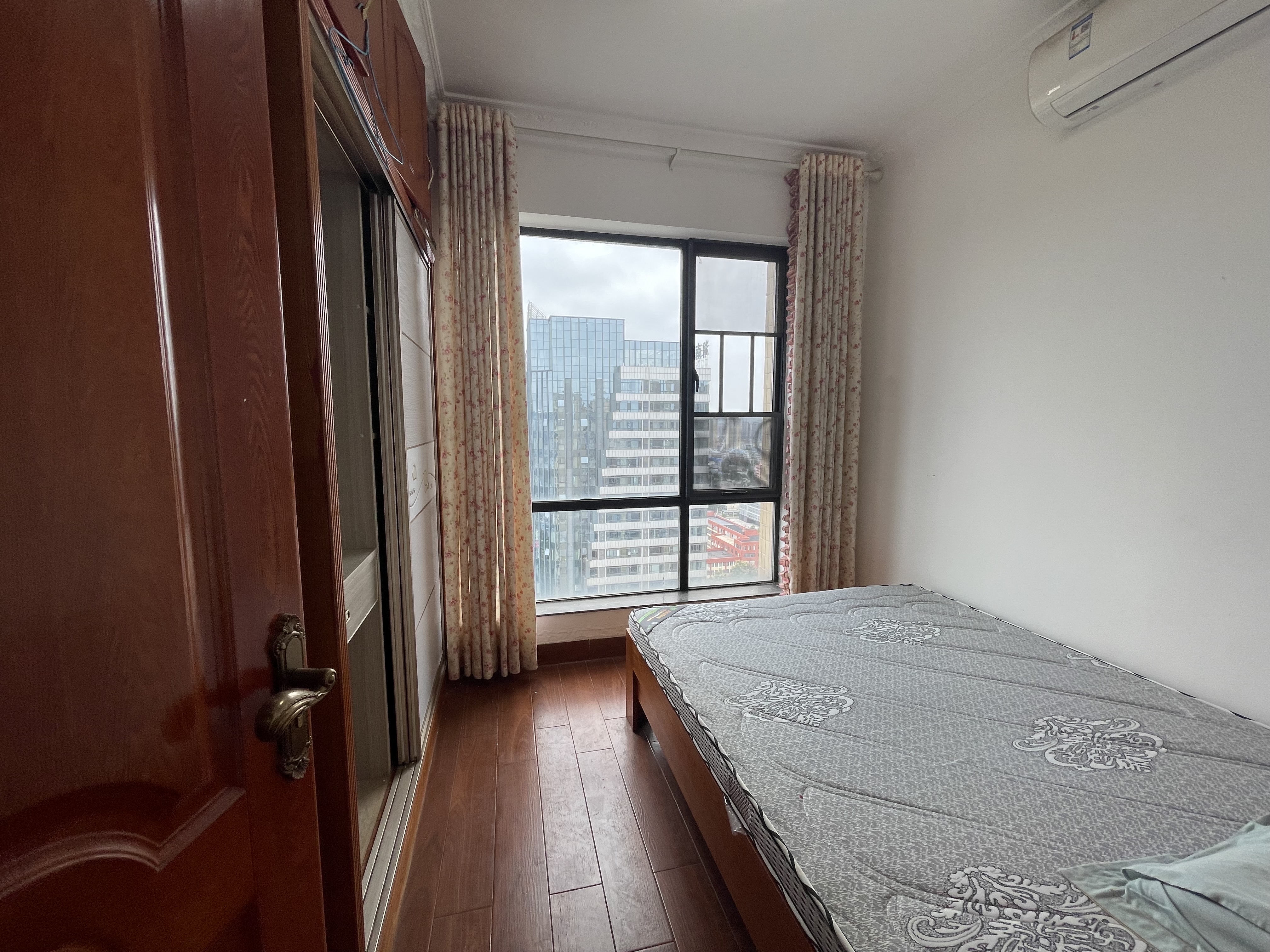 檀香山 3室2厅1卫 1800.0元/月 檀香山 3室2厅1卫 1800.0元/月室内图