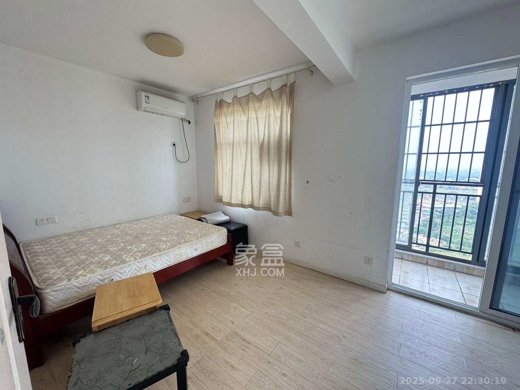 和悦城(蟠龙景苑)  1室2厅2卫    1500.0元/月室内图