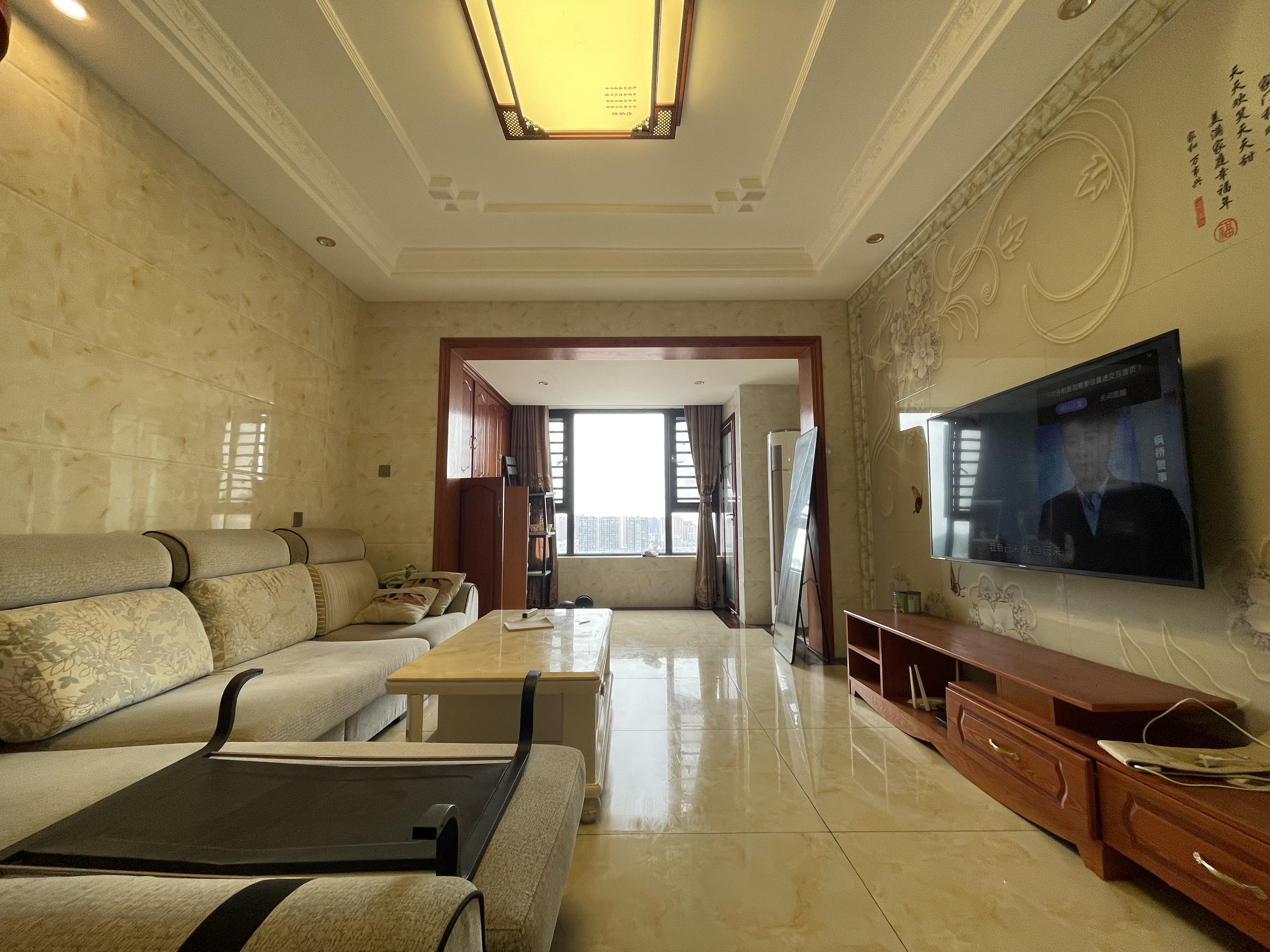 檀香山  3室2厅1卫    1800.0元/月