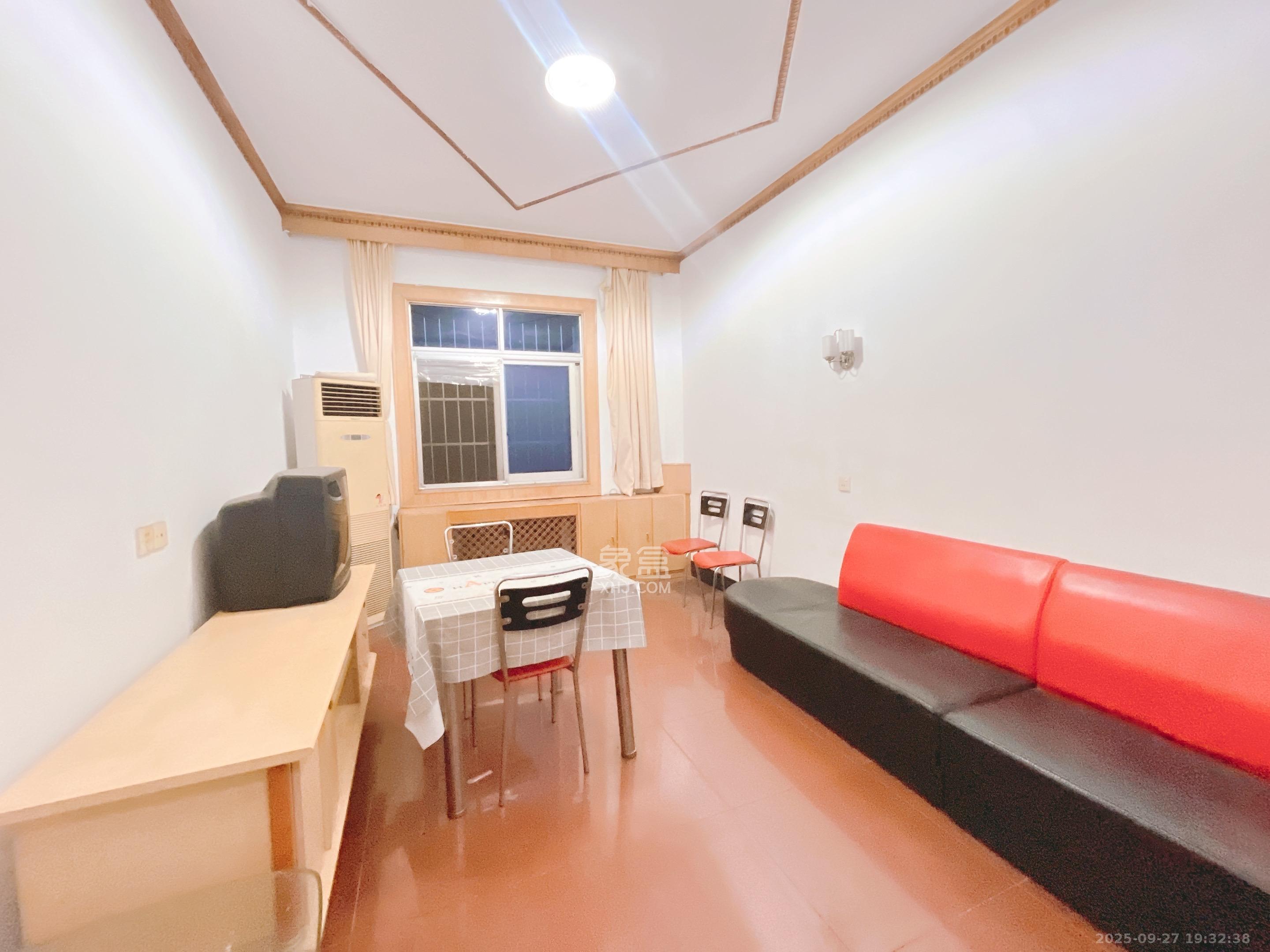 湖南日报宿舍  3室1厅1卫    2100.0元/月室内图