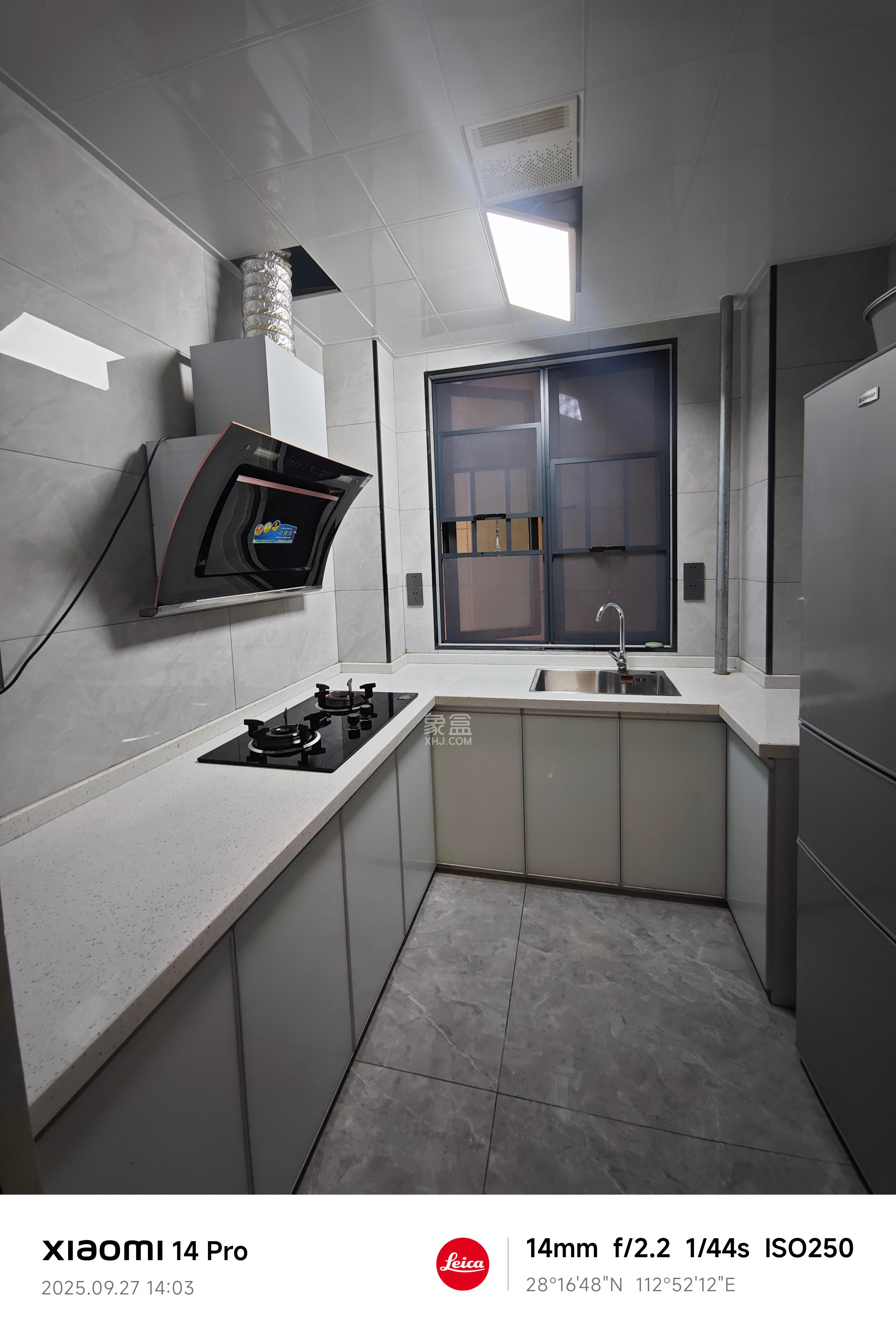 华城城市广场  3室2厅2卫    2000.0元/月室内图