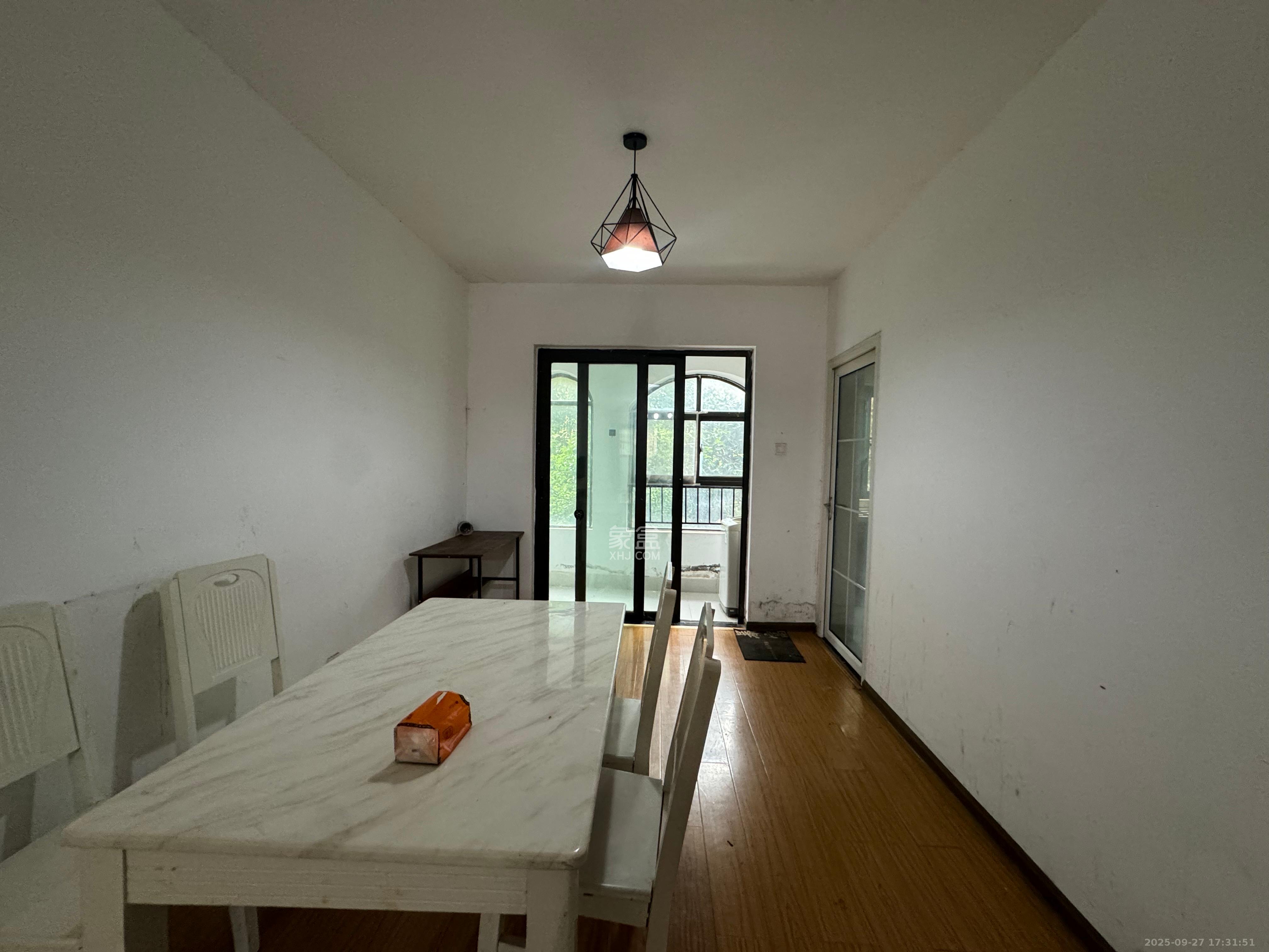 中信凯旋蓝岸（中信新城三期）  4室2厅2卫    2000.0元/月室内图