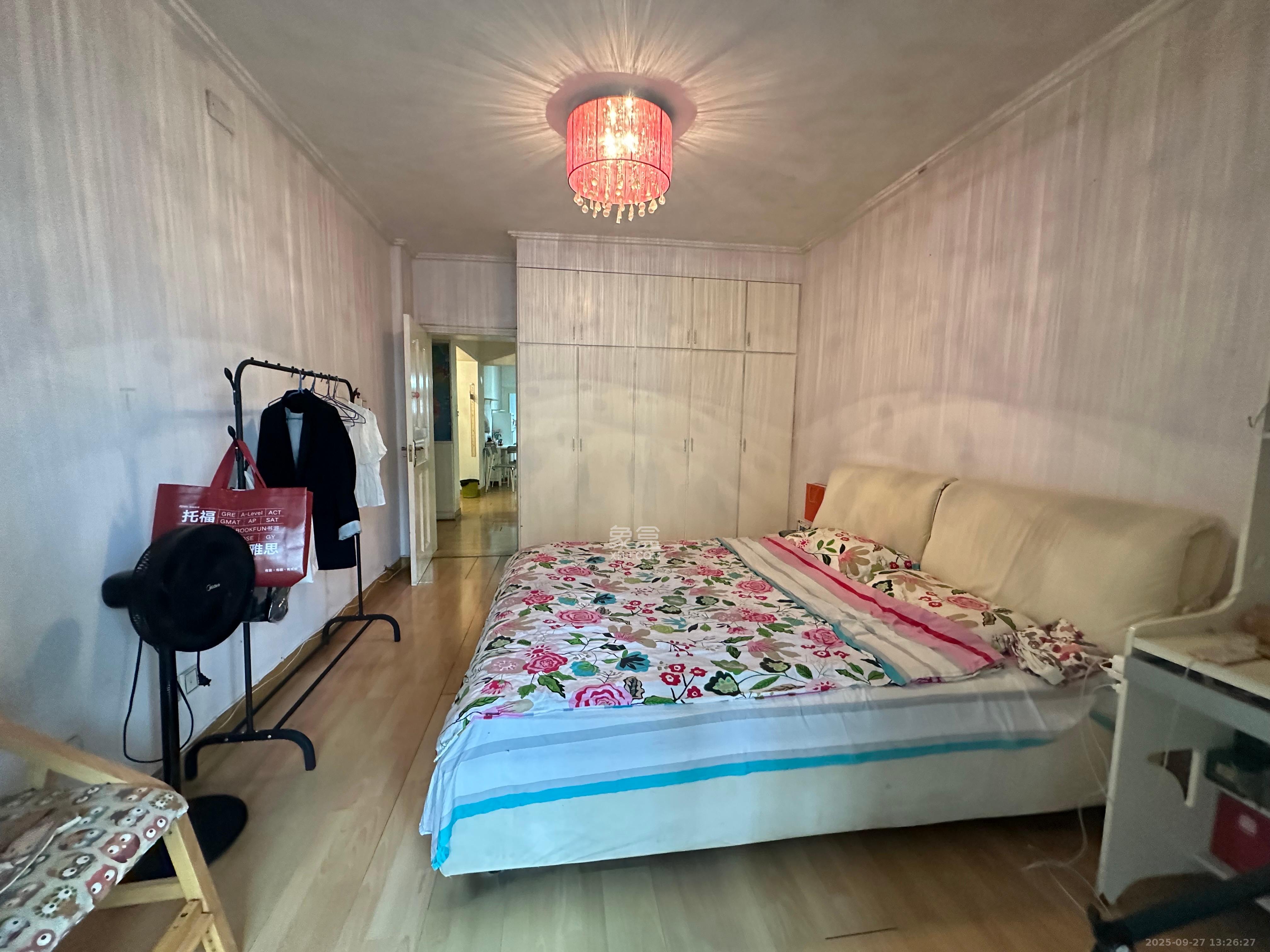 南沙公寓  1室1厅1卫    1600.0元/月室内图