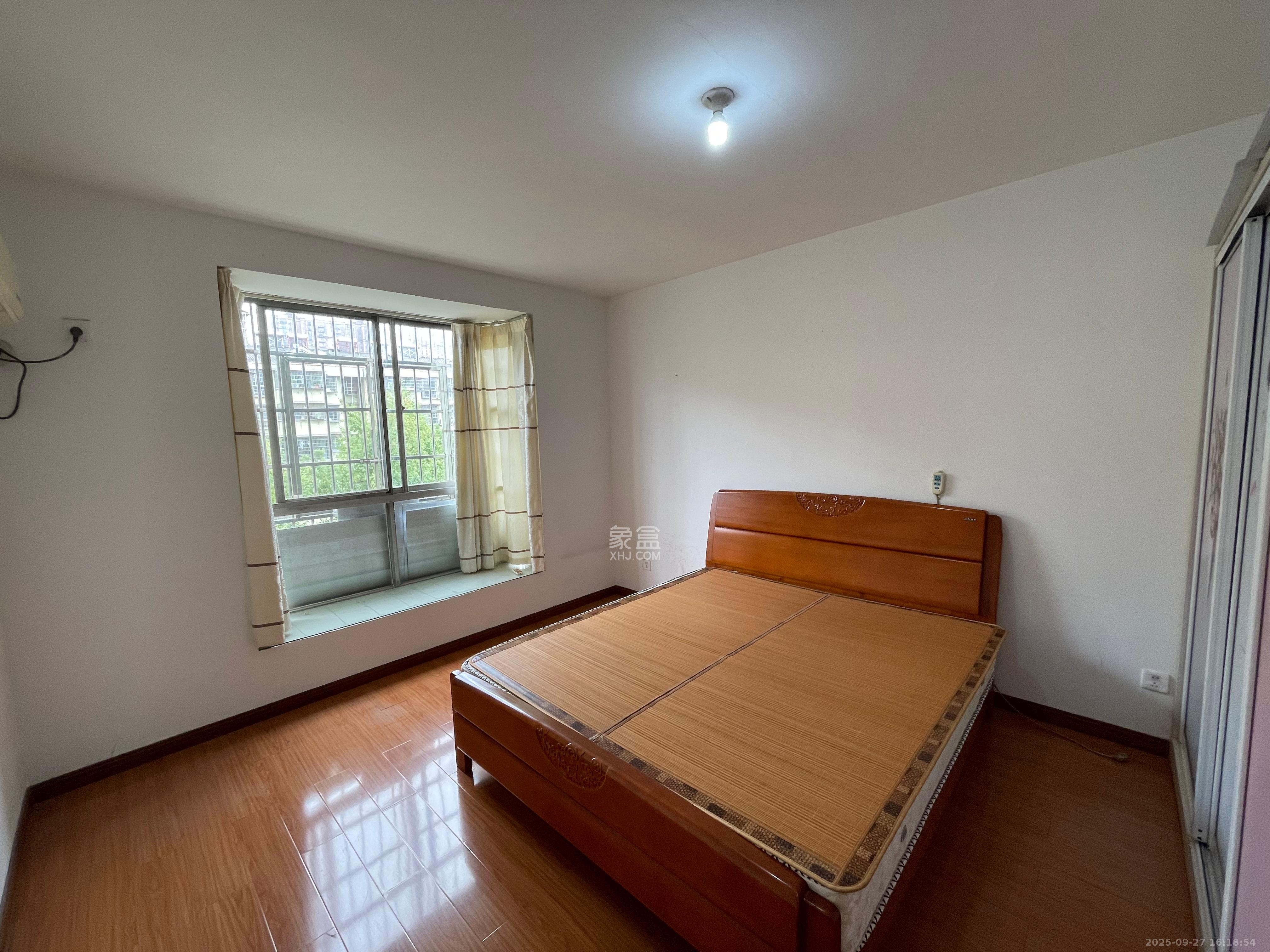 金峰小区北院(七里营社区) 3室2厅1卫 1800.0元/月 金峰小区北院(七里营社区) 3室2厅1卫 1800.0元/月室内图