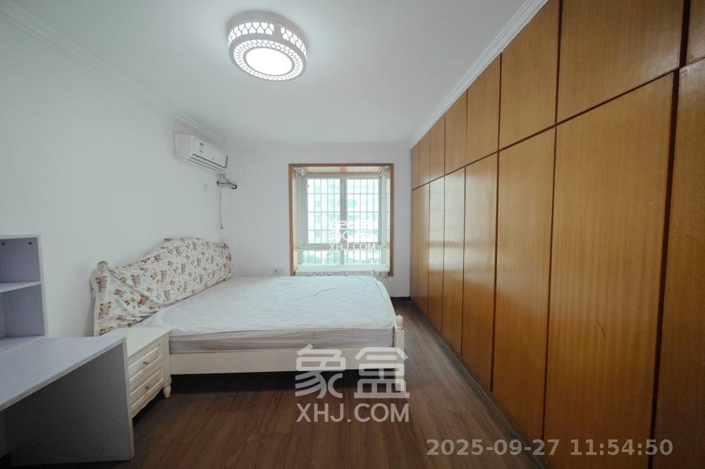 今利园 3室2厅2卫 2400.0元/月 今利园 3室2厅2卫 2400.0元/月室内图