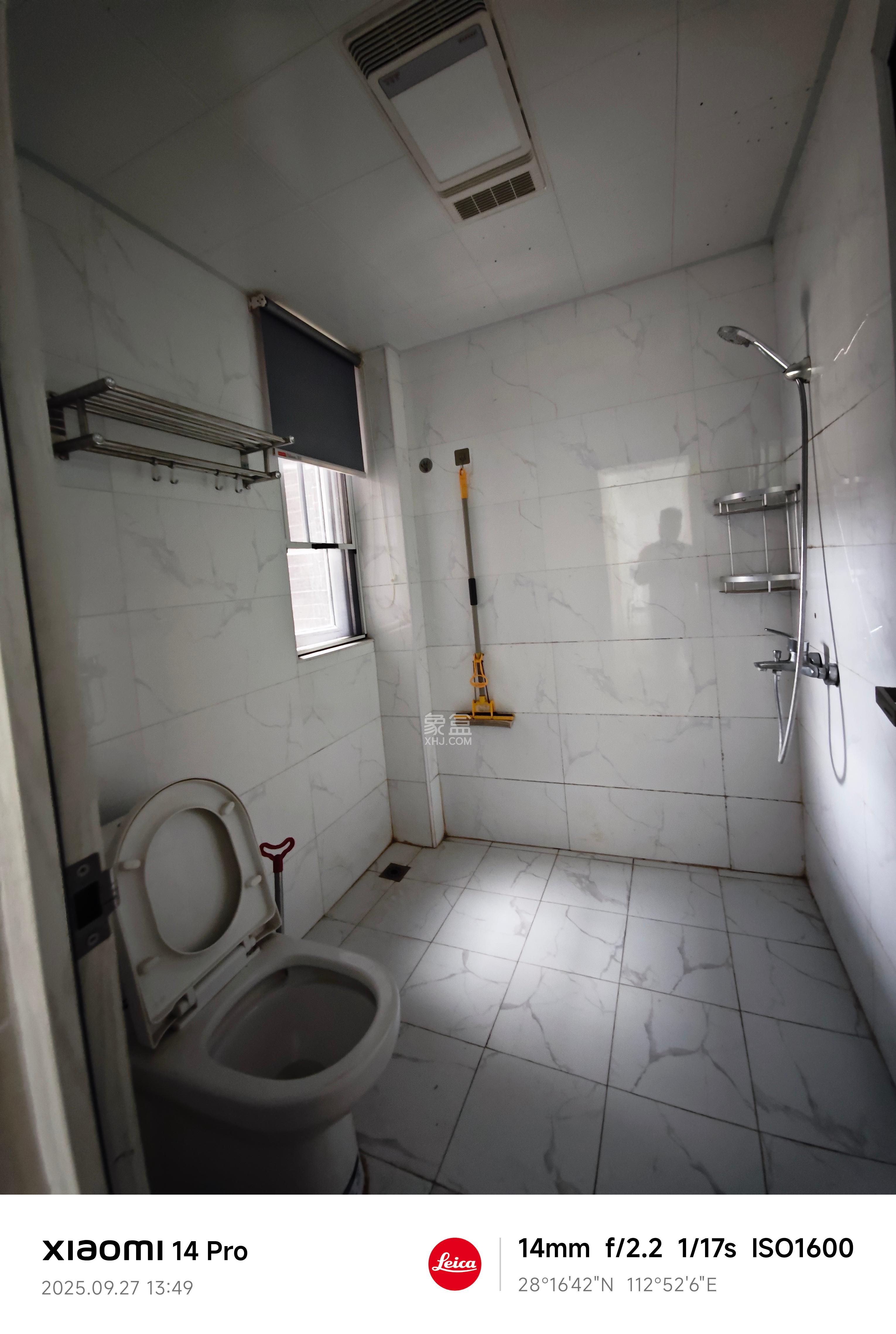 金地三千府(金地湖山樾、金地自在城) 3室2厅2卫 2200.0元/月 金地三千府(金地湖山樾、金地自在城) 3室2厅2卫 2200.0元/月室内图