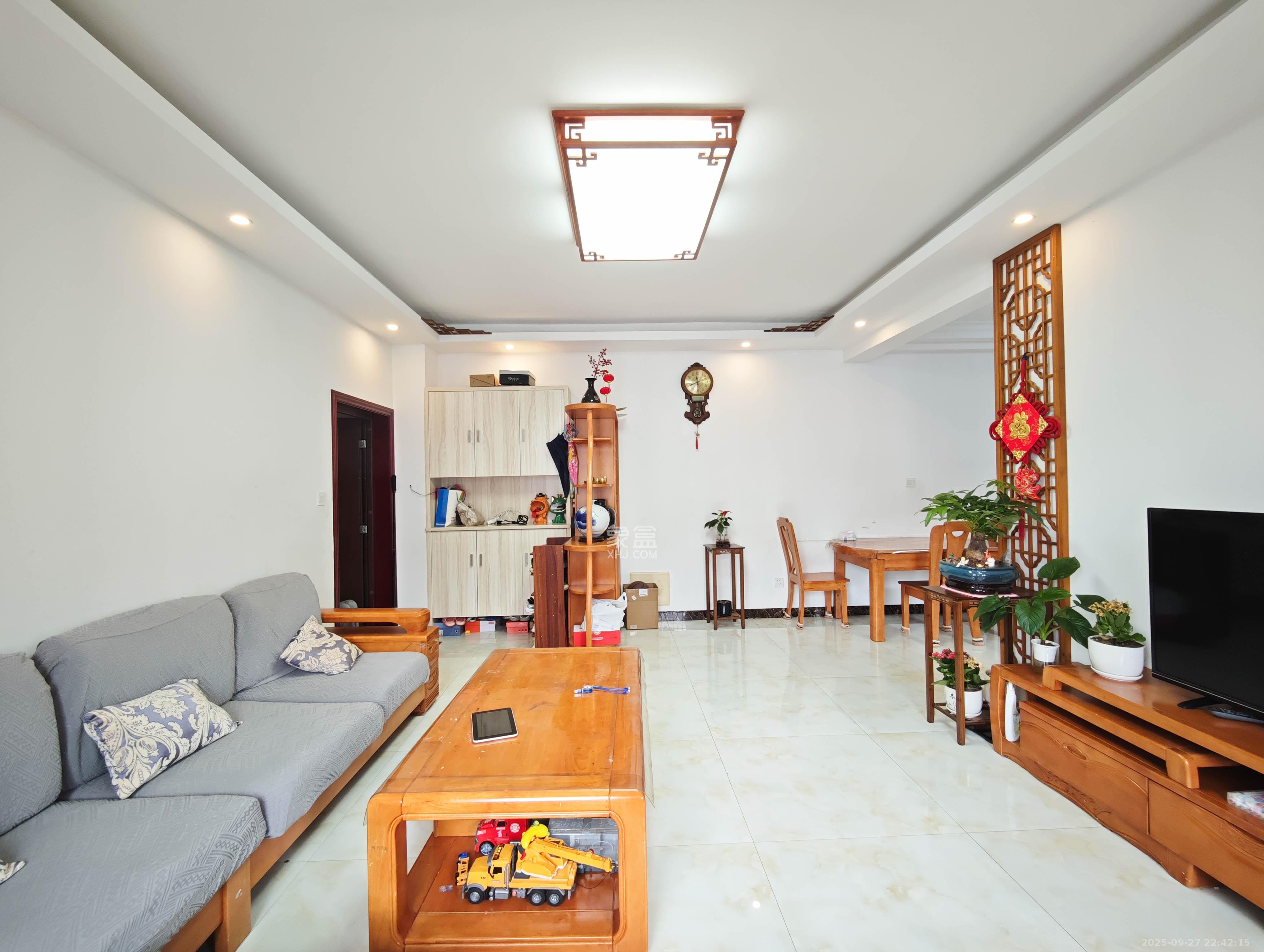 世纪桃花苑 2室2厅1卫 55.0万 世纪桃花苑 2室2厅1卫 55.0万客厅