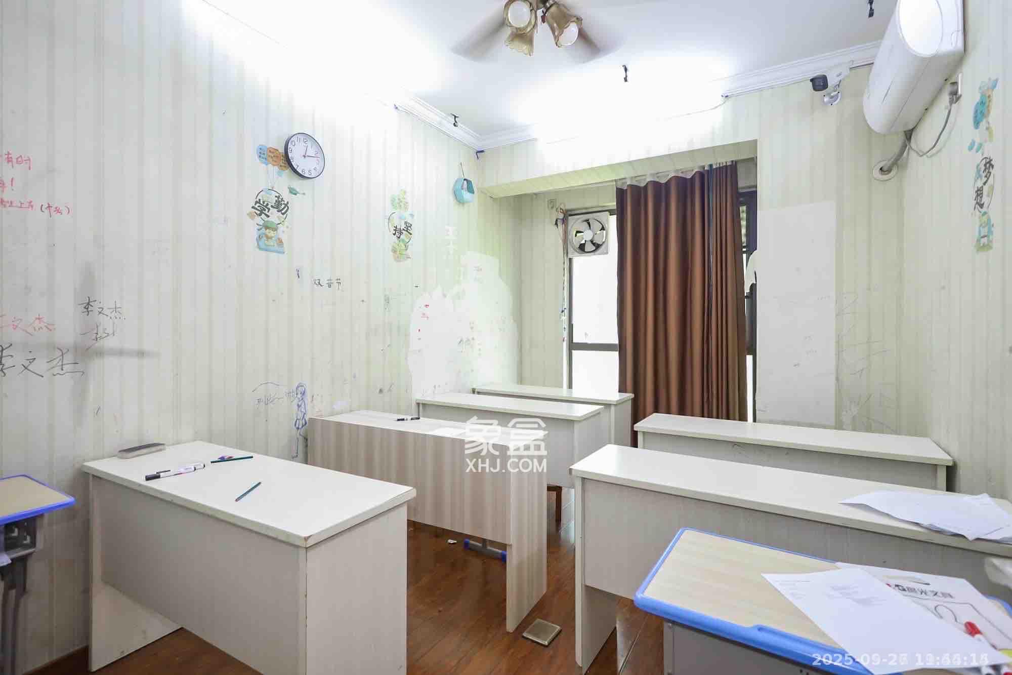 世茂铂翠湾一期  3室2厅1卫   4500.00元/月室内图