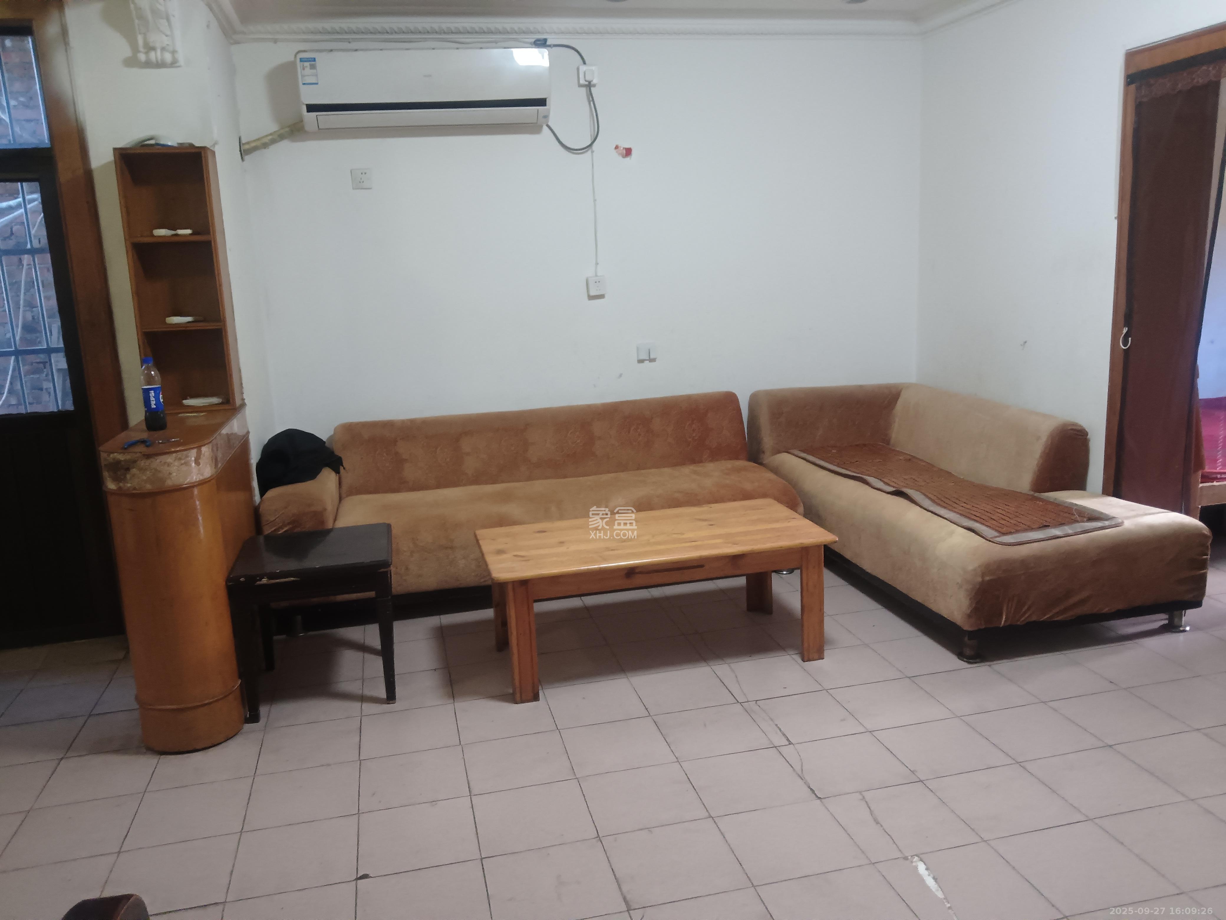 阿弥岭一二片 2室1厅1卫 1200.0元/月 阿弥岭一二片 2室1厅1卫 1200.0元/月室内图