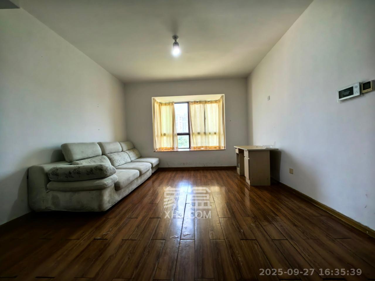 金汇园(鄱馨苑、省国税局单位房) 2室2厅1卫 1600.0元/月 金汇园(鄱馨苑、省国税局单位房) 2室2厅1卫 1600.0元/月室内图