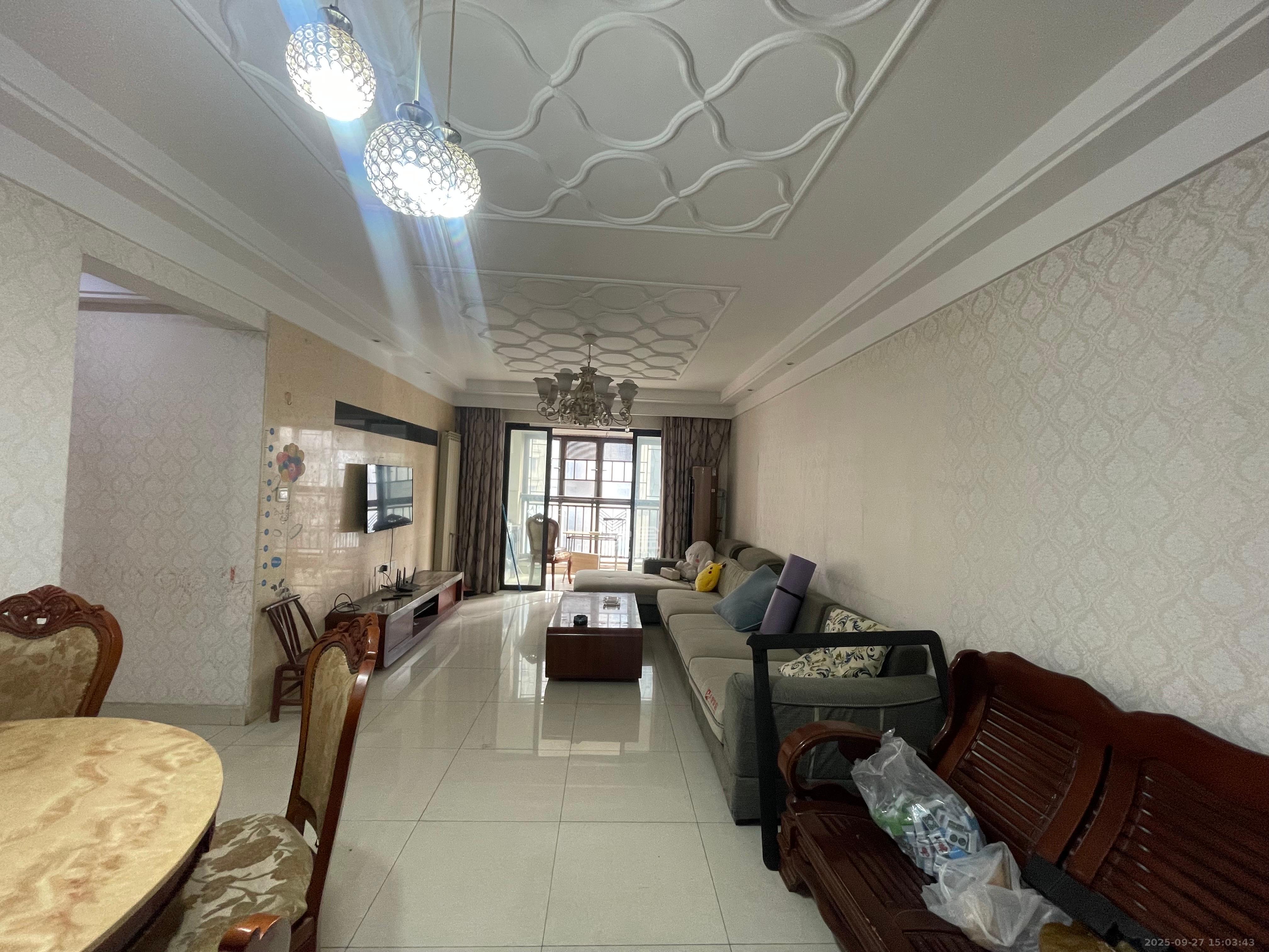 中海国际三期  3室2厅2卫    2200.0元/月 中海国际三期  3室2厅2卫    2200.0元/月