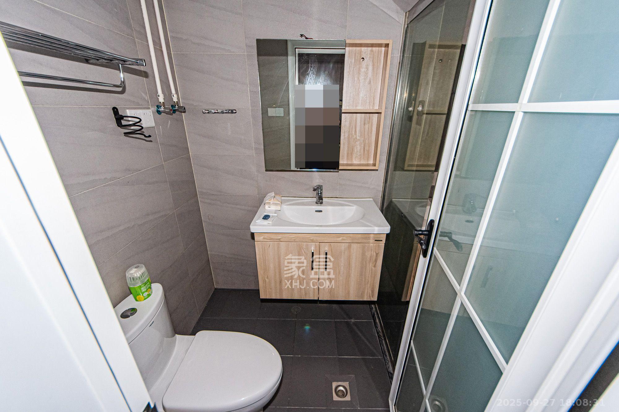 北辰三角洲E4区  1室1厅1卫    2300.0元/月室内图