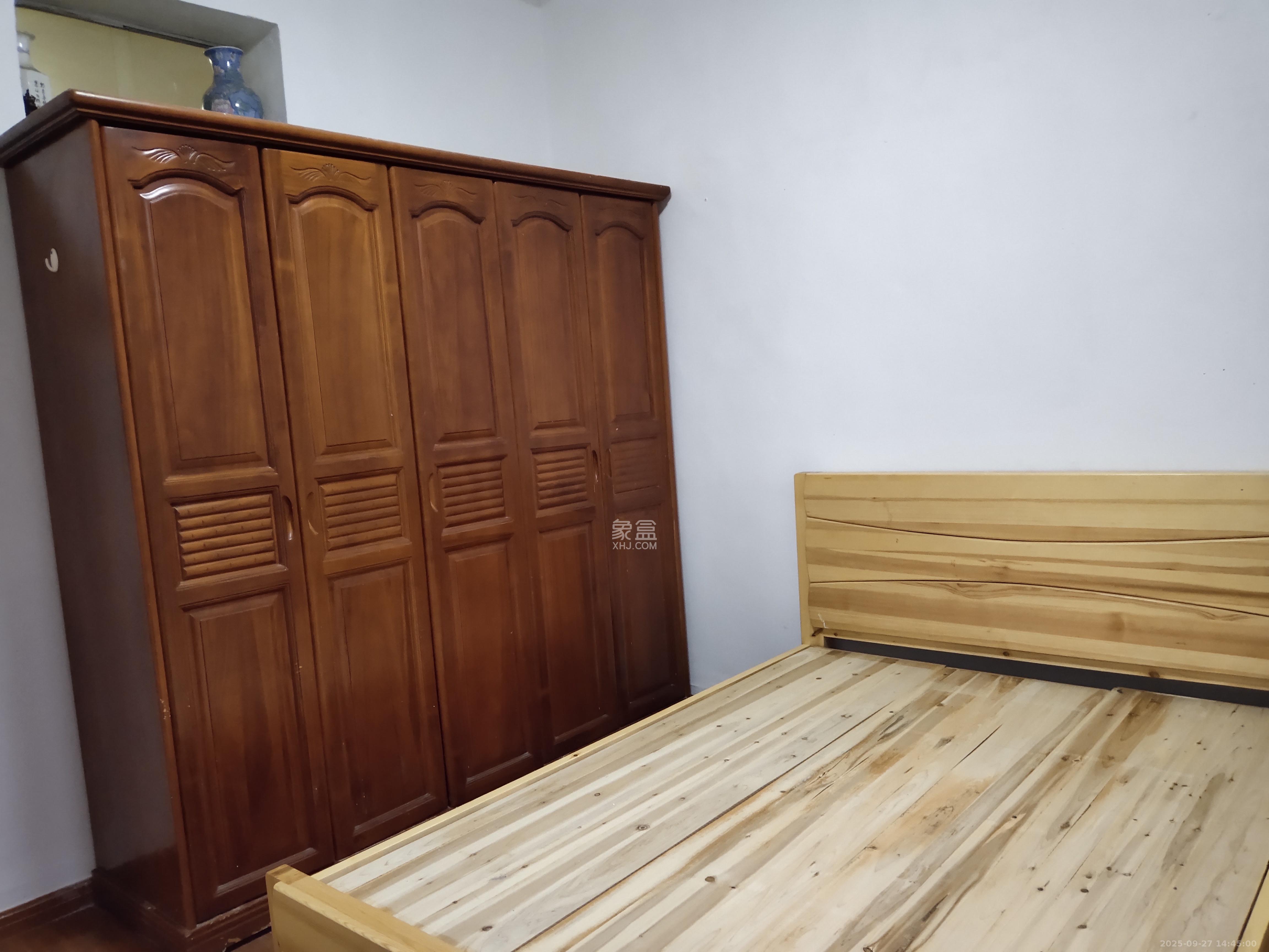 陡岭社区 2室1厅1卫 1500.0元/月 陡岭社区 2室1厅1卫 1500.0元/月室内图