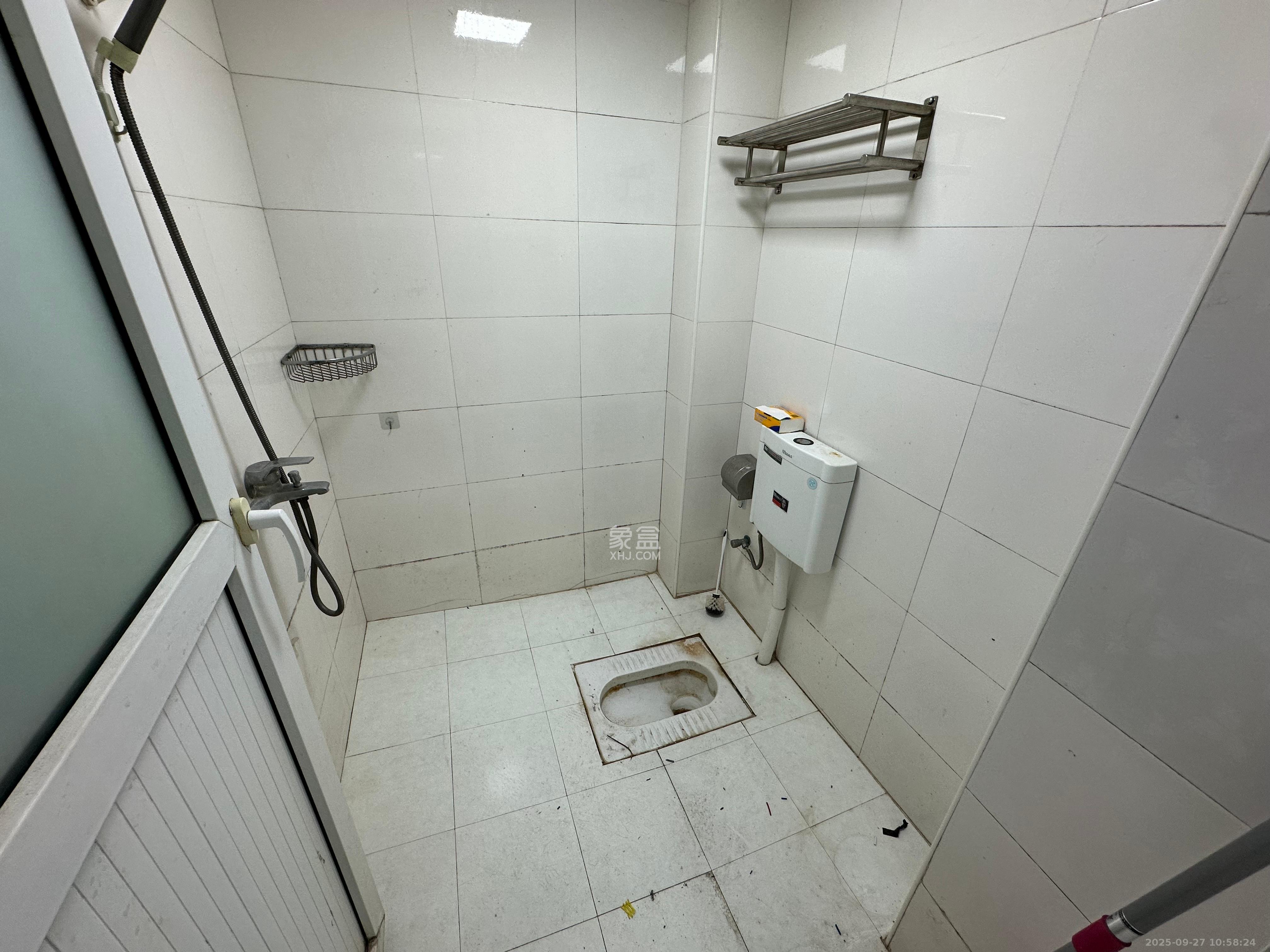 金碧文华 1室1厅1卫 1200.0元/月 金碧文华 1室1厅1卫 1200.0元/月室内图