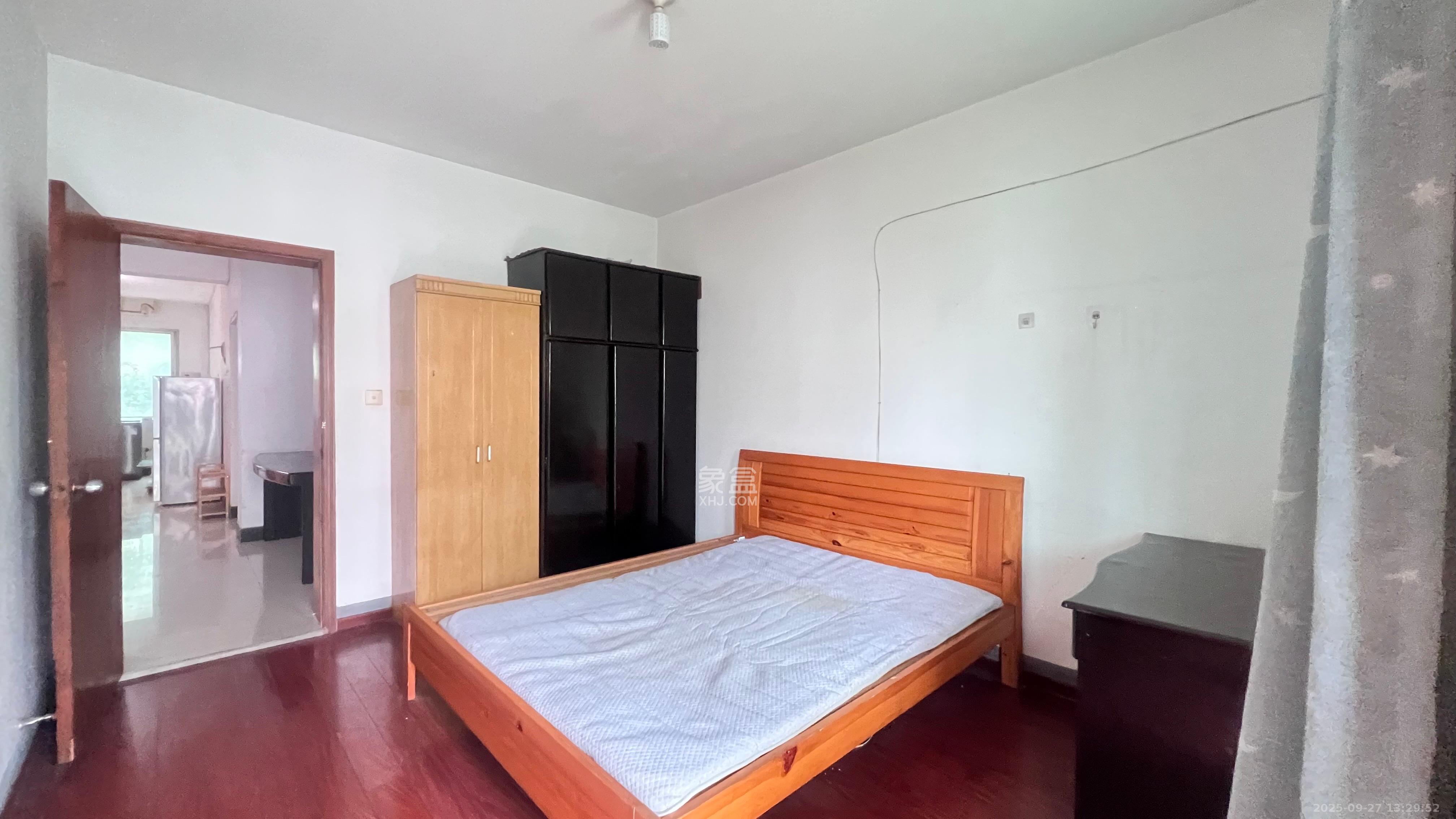 中南汽车世界 2室1厅1卫 1000.0元/月 中南汽车世界 2室1厅1卫 1000.0元/月室内图