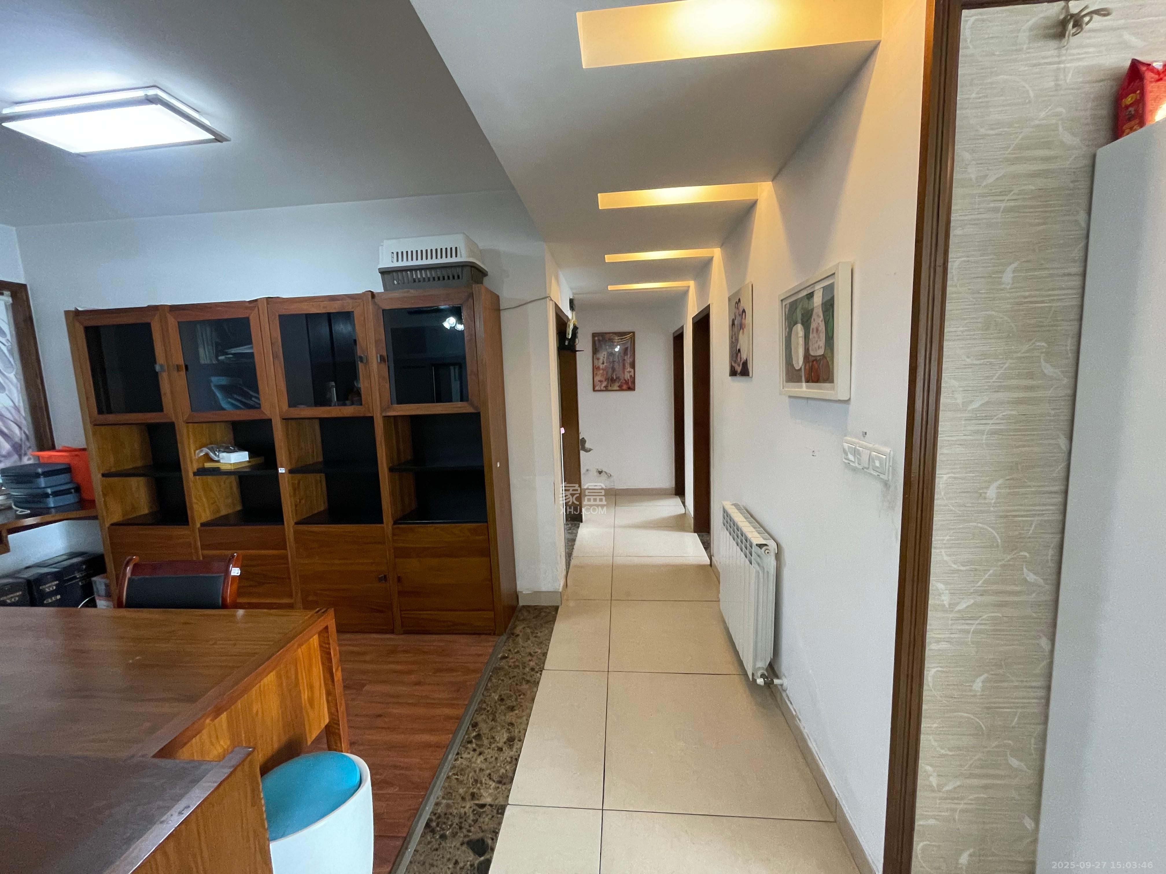 岳麓壹号  3室2厅2卫    4000.0元/月室内图