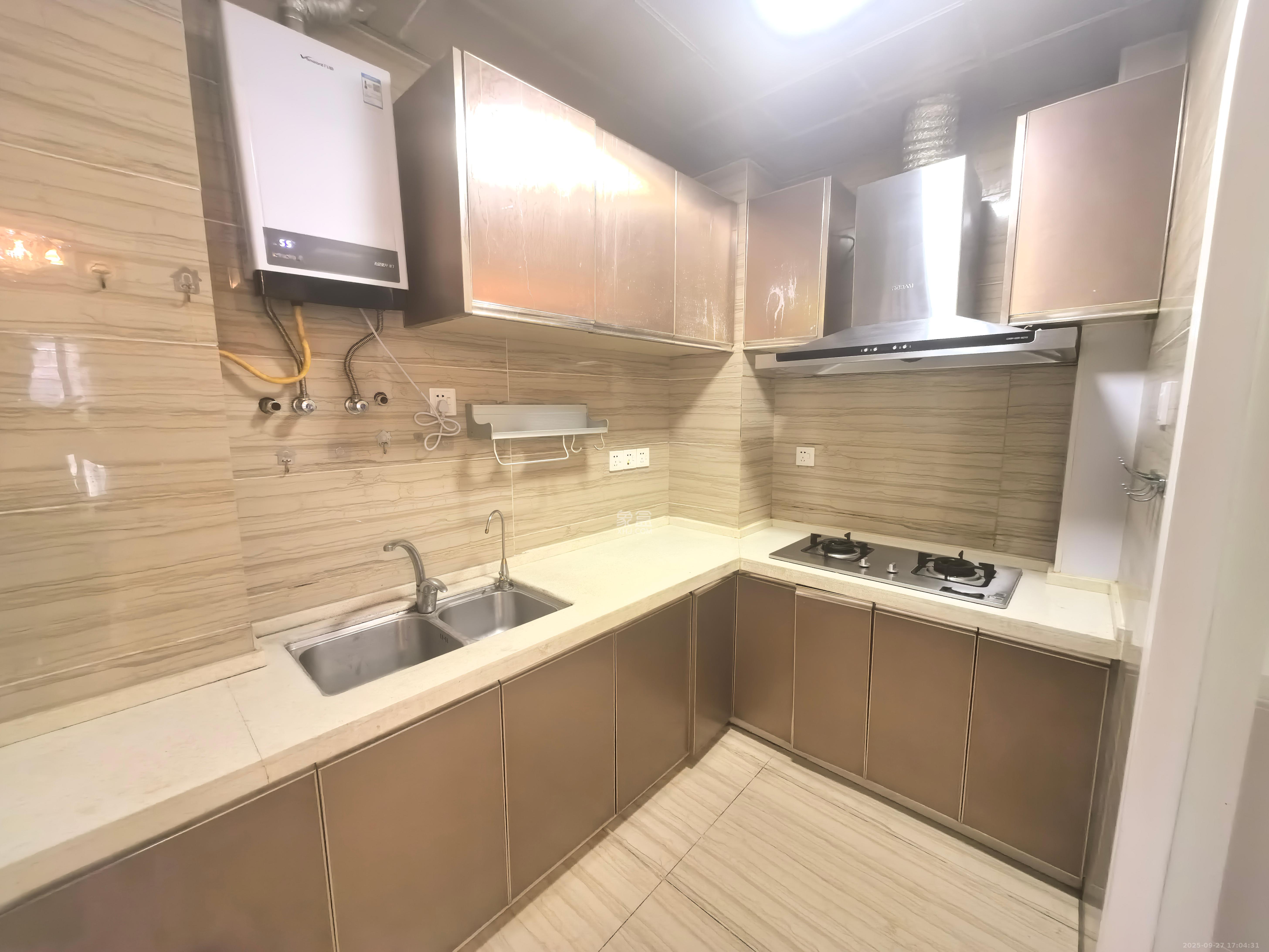 莱茵城 3室2厅1卫 2000.0元/月 莱茵城 3室2厅1卫 2000.0元/月室内图