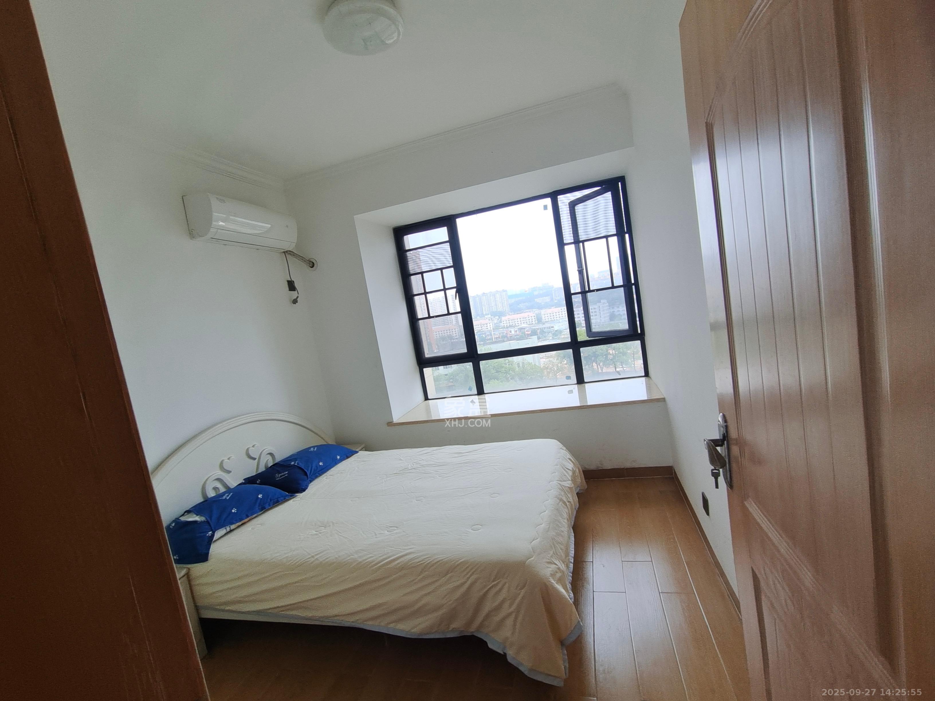 西湖鸿运佳苑  3室2厅2卫    2000.0元/月室内图