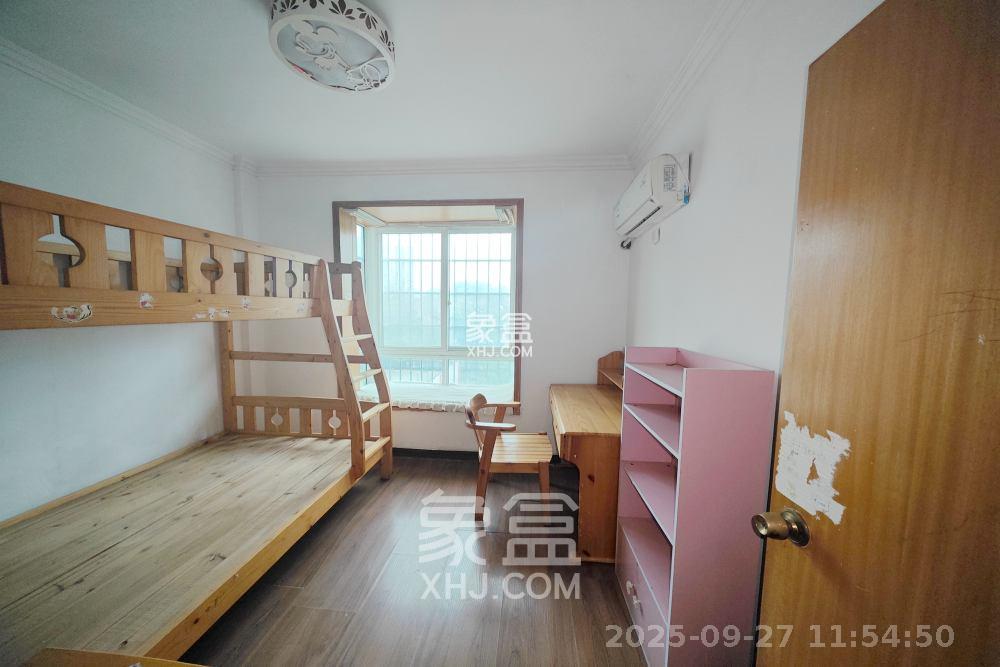 今利园 3室2厅2卫 2400.0元/月 今利园 3室2厅2卫 2400.0元/月室内图