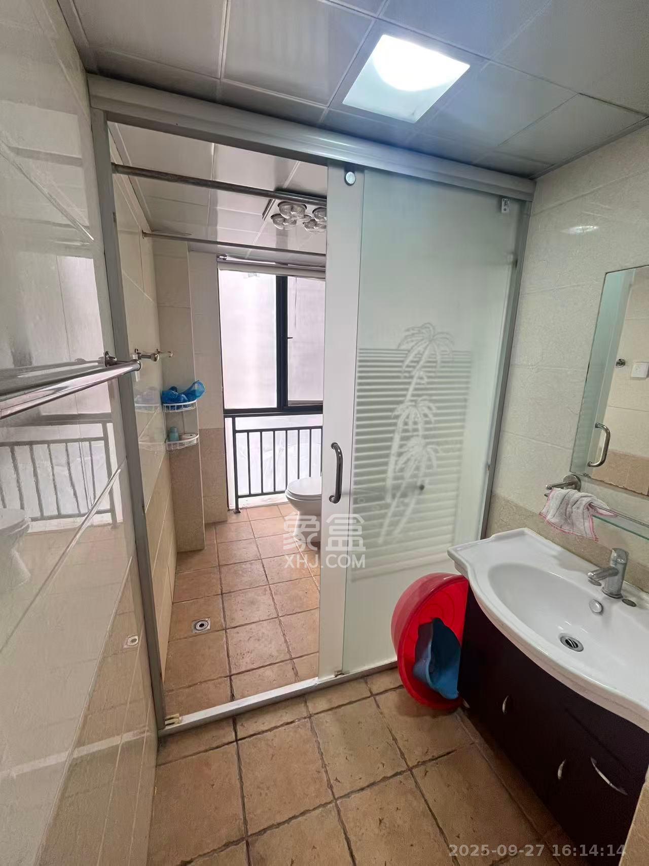 旭辉华庭  3室2厅1卫   1500.00元/月室内图