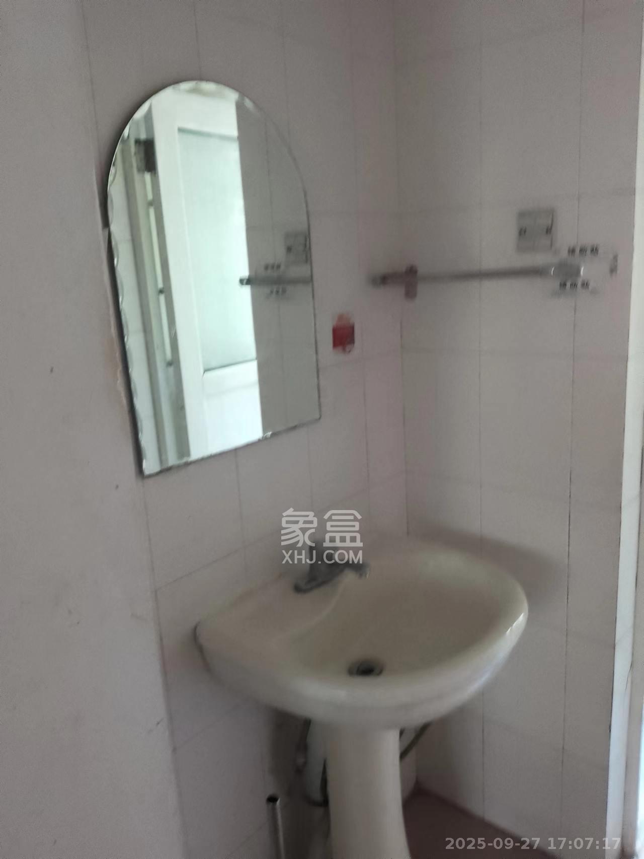 广厦新苑  2室1厅1卫    1700.0元/月室内图