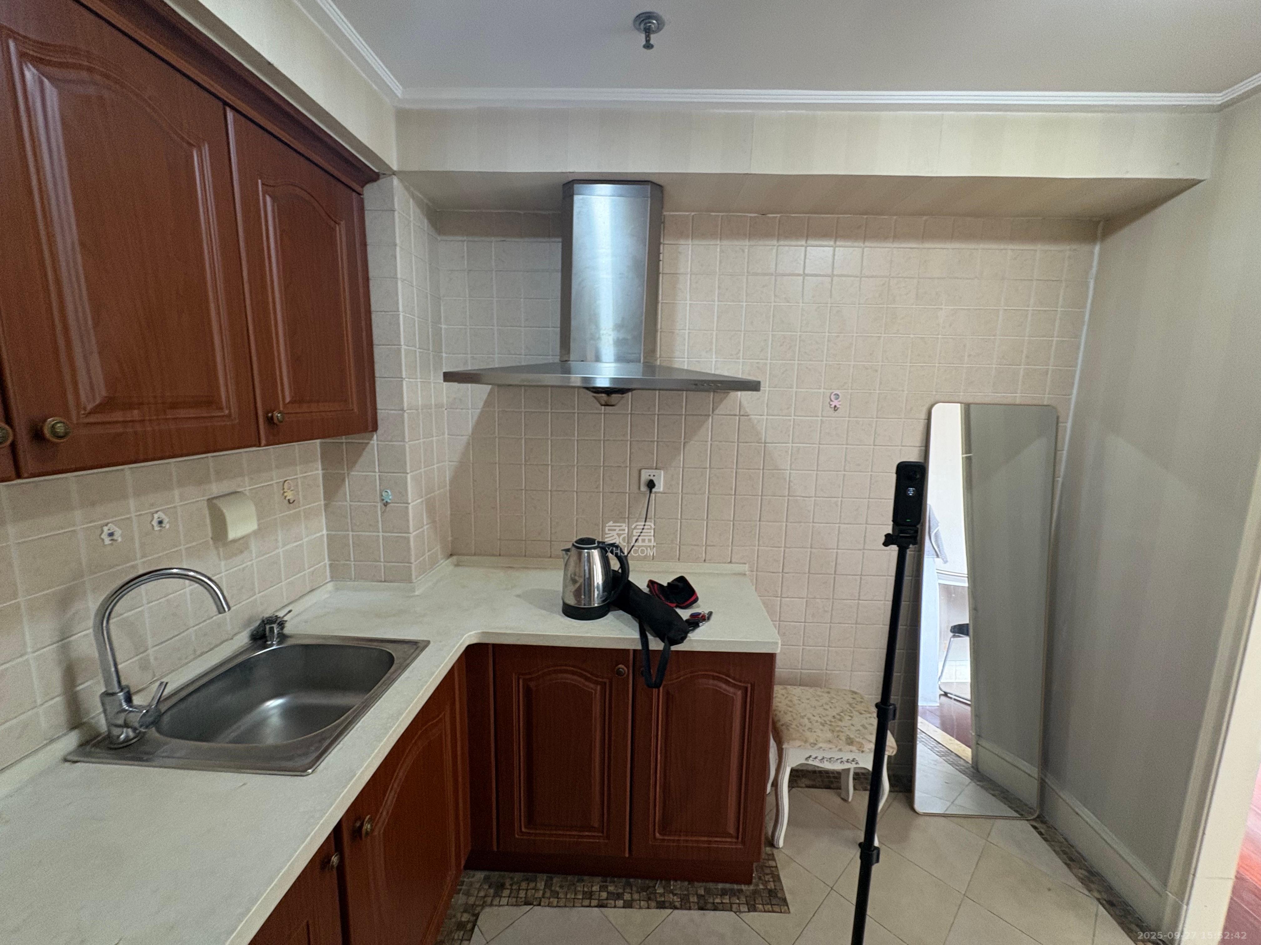 郡原广场 1室1厅1卫 1400.0元/月 郡原广场 1室1厅1卫 1400.0元/月室内图