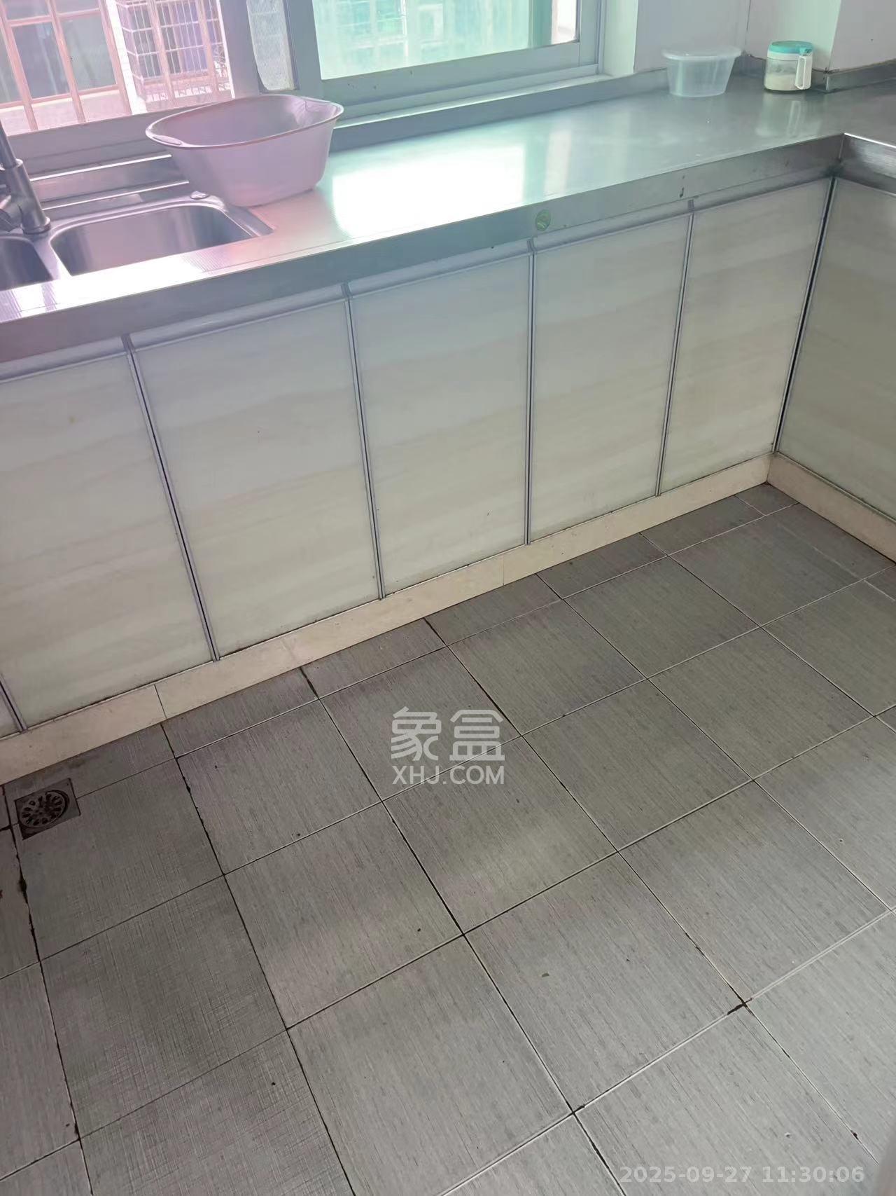 兴联母山小区 3室1厅1卫 1200.0元/月 兴联母山小区 3室1厅1卫 1200.0元/月室内图