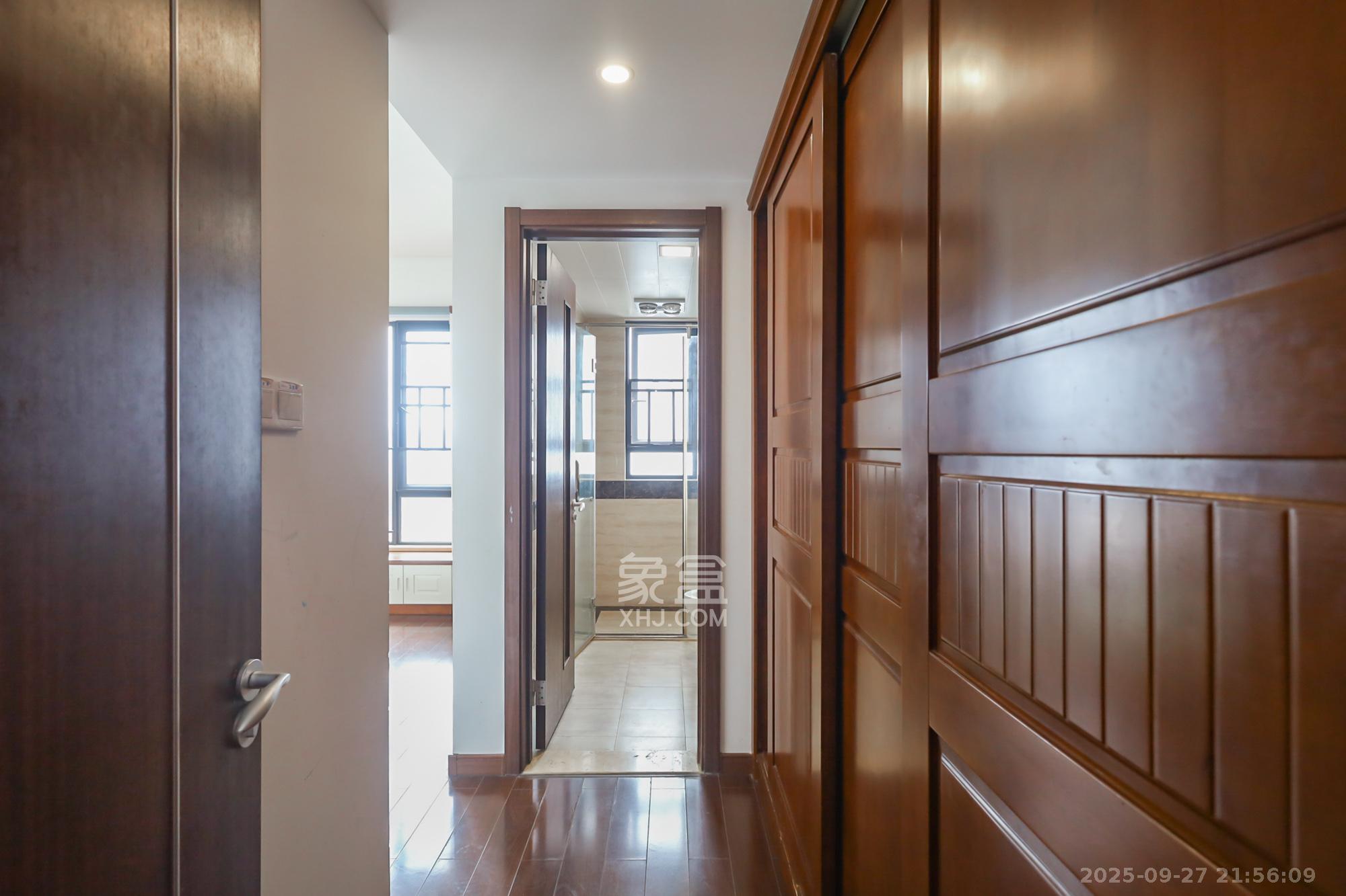 万科里金域国际  3室2厅2卫    160.0万其他