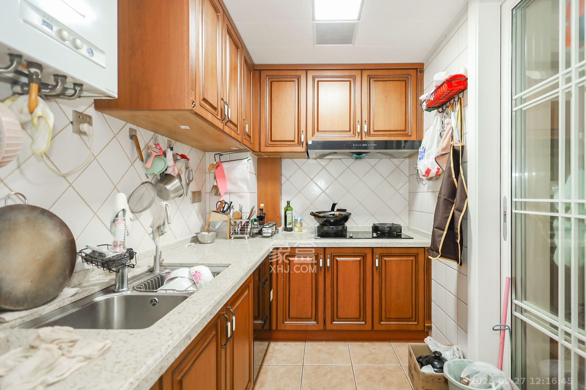 山水誉峰  3室2厅2卫    3500.0元/月室内图