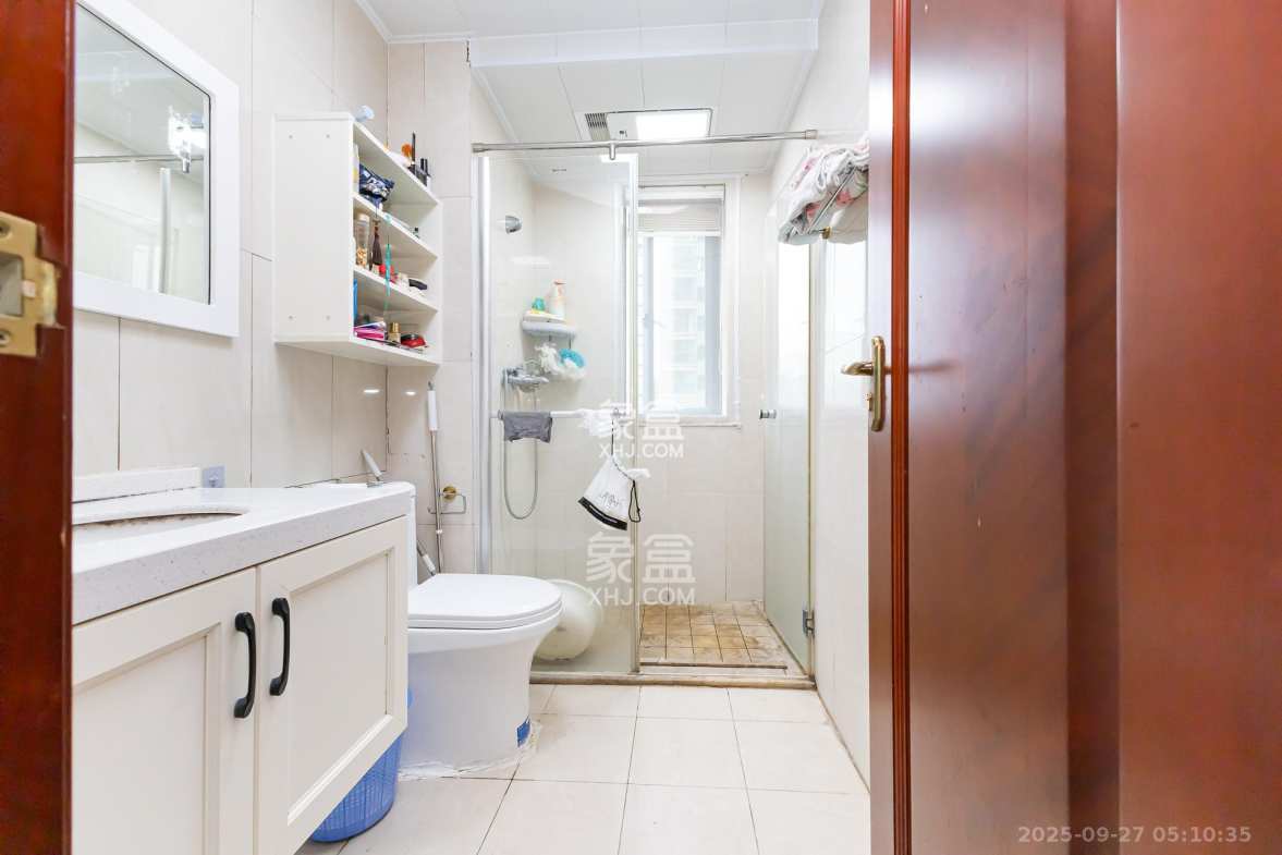 恒大名都 4室2厅2卫 78.8万 恒大名都 4室2厅2卫 78.8万卫生间