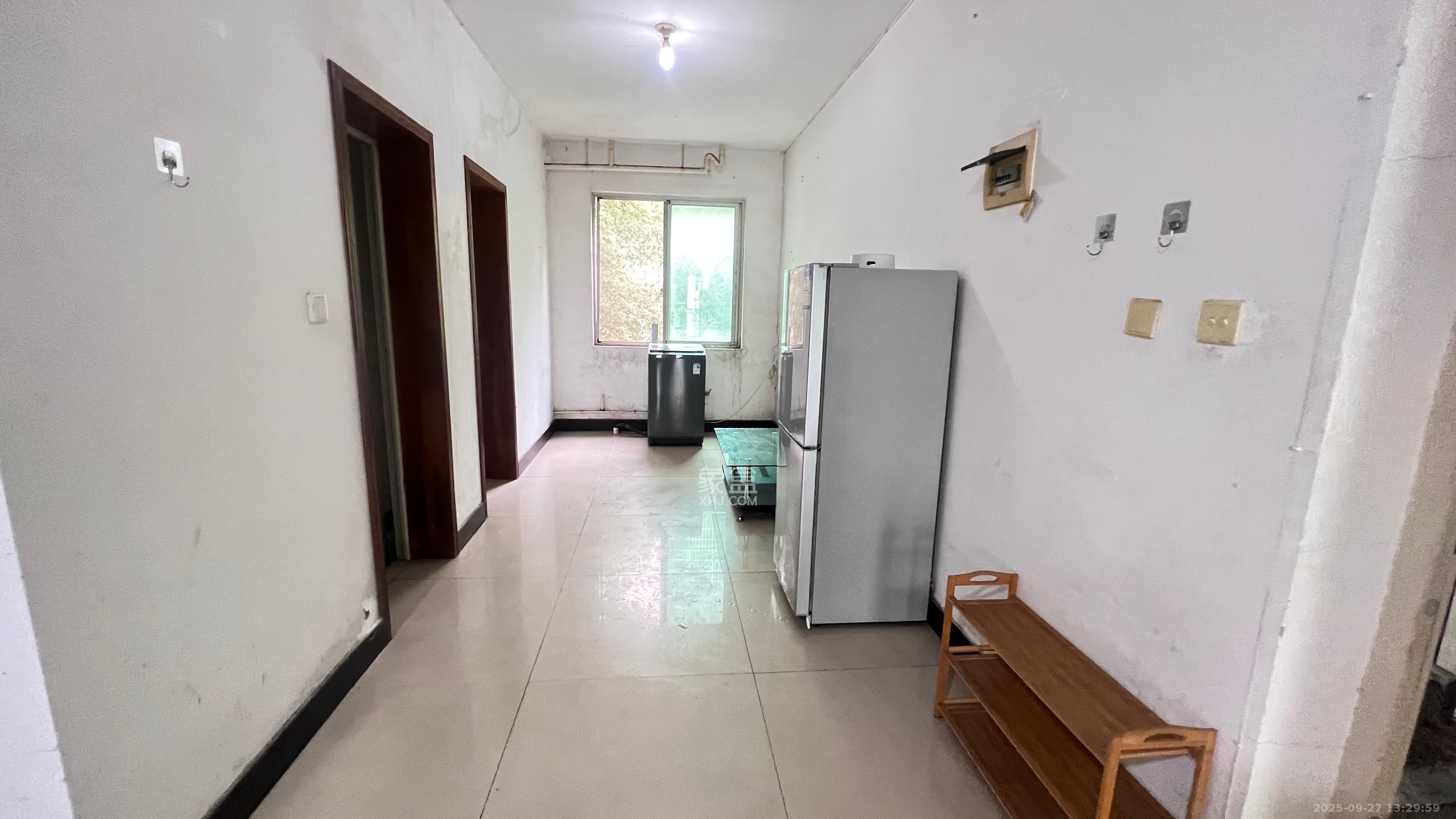 中南汽车世界 2室1厅1卫 1000.0元/月 中南汽车世界 2室1厅1卫 1000.0元/月室内图