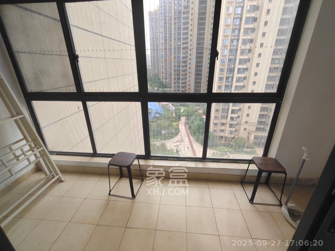 阳光城尚东湾青柠园  4室2厅2卫    2900.0元/月室内图