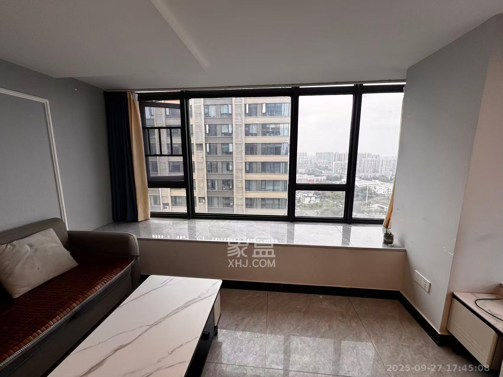 华润翡翠府 2室2厅2卫 2200.0元/月 华润翡翠府 2室2厅2卫 2200.0元/月室内图