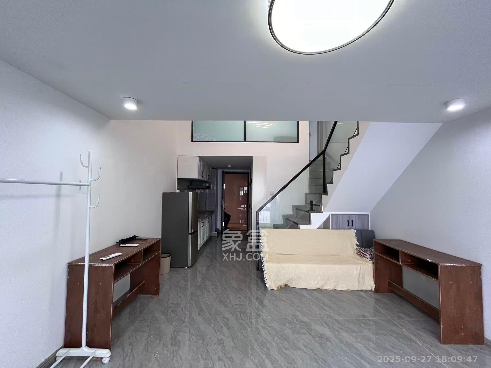 启迪协信中心  2室1厅1卫    2300.0元/月室内图