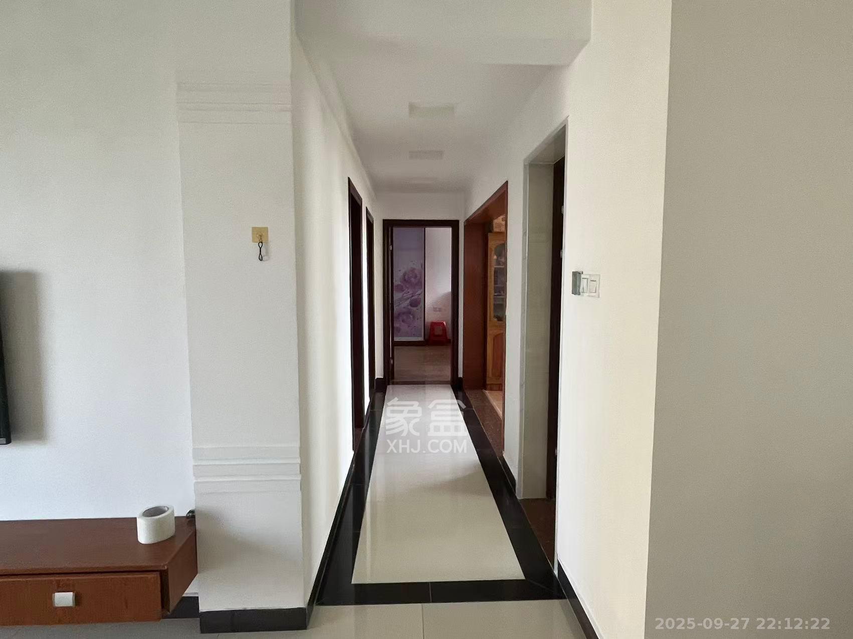 天元涉外桃园  4室2厅2卫    3000.0元/月室内图