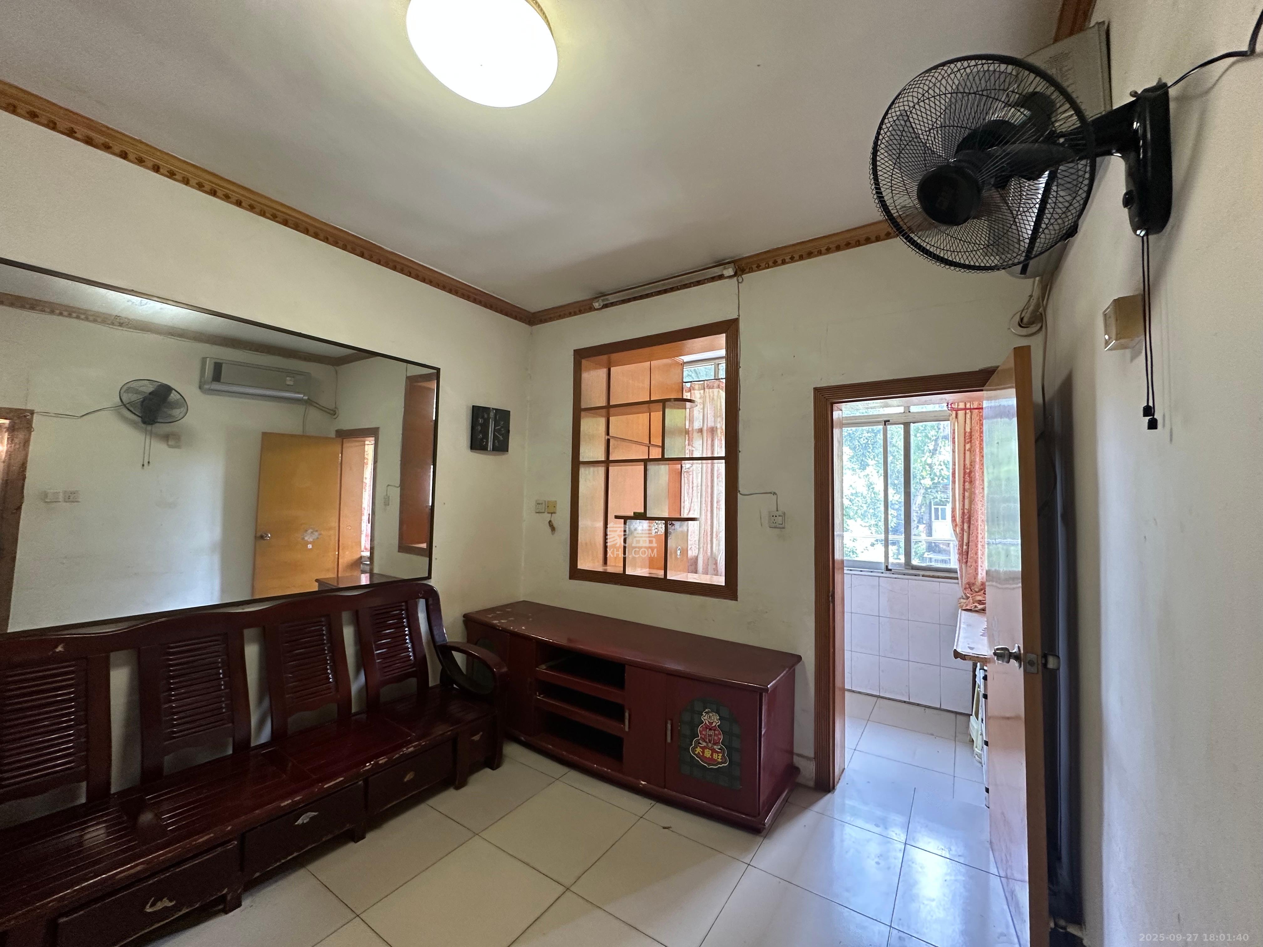 长监宿舍  2室1厅1卫    1300.0元/月室内图