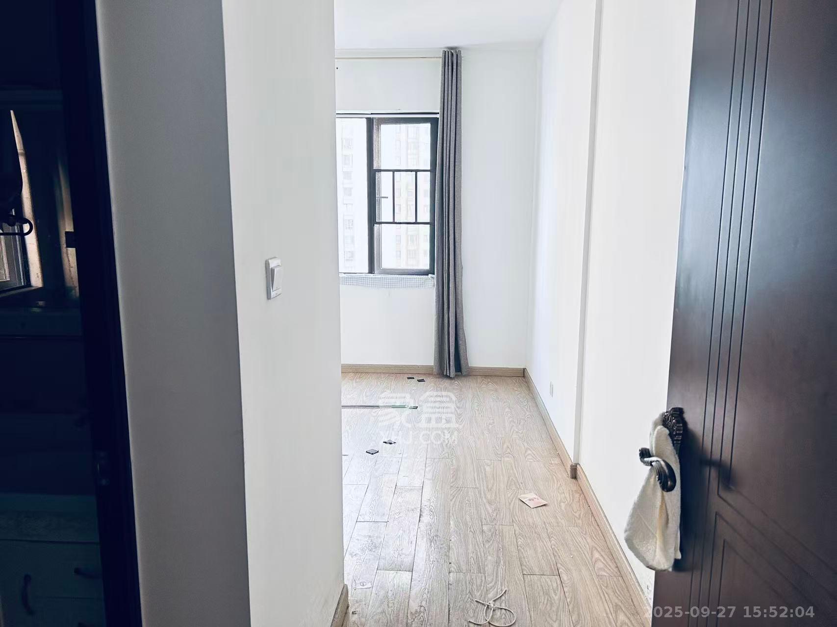 保利西海岸A区  4室2厅1卫    4000.0元/月室内图