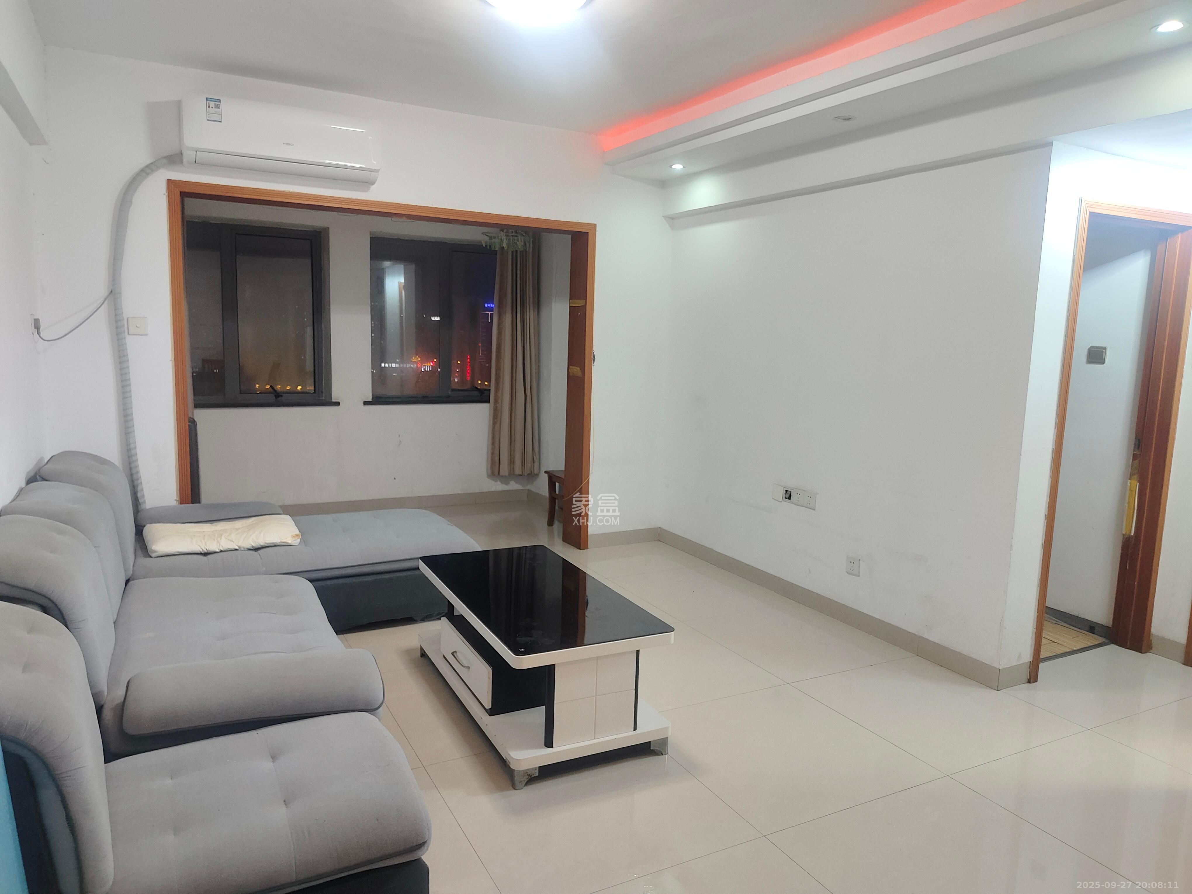 上海城小区  2室2厅1卫    1800.0元/月室内图