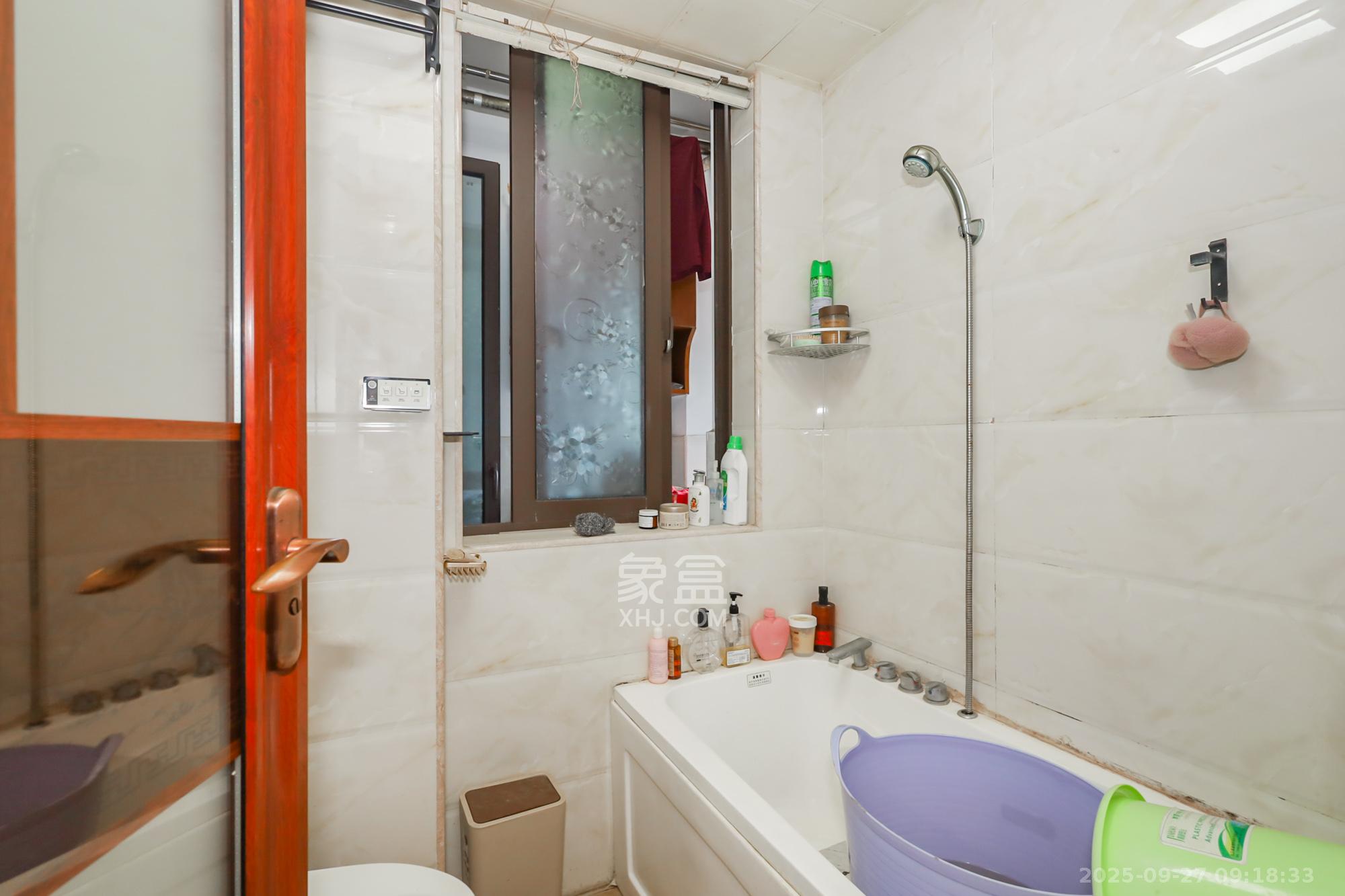 世茂外滩里（世茂铂翠湾三期）  3室2厅1卫    3980.0元/月室内图