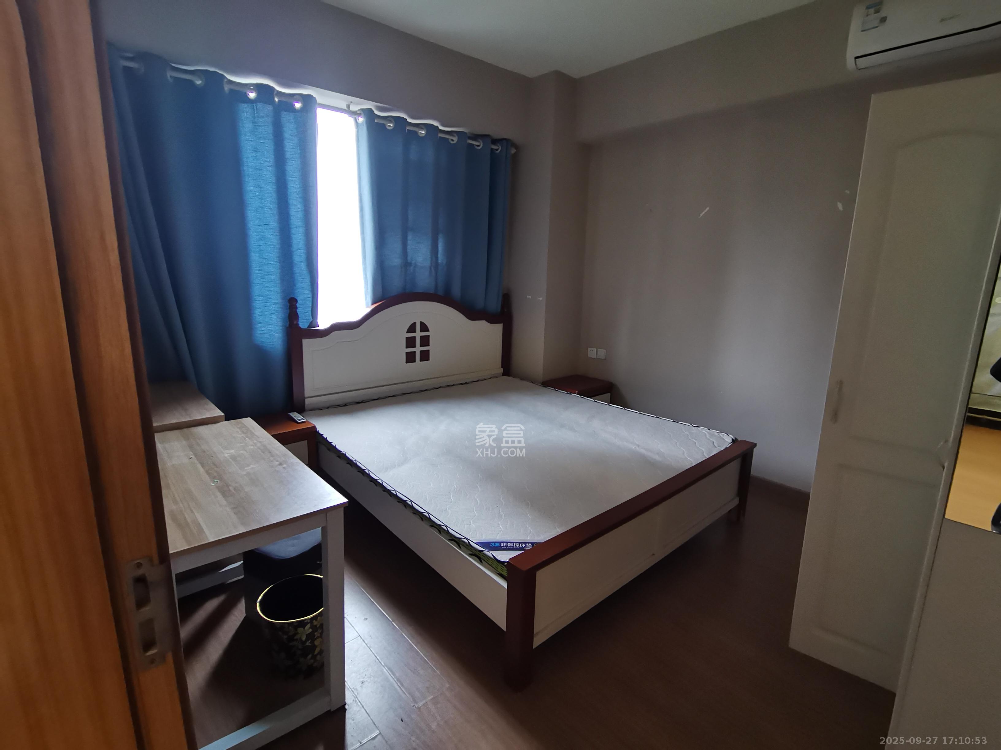 麓谷小镇  3室2厅1卫   2200.00元/月室内图