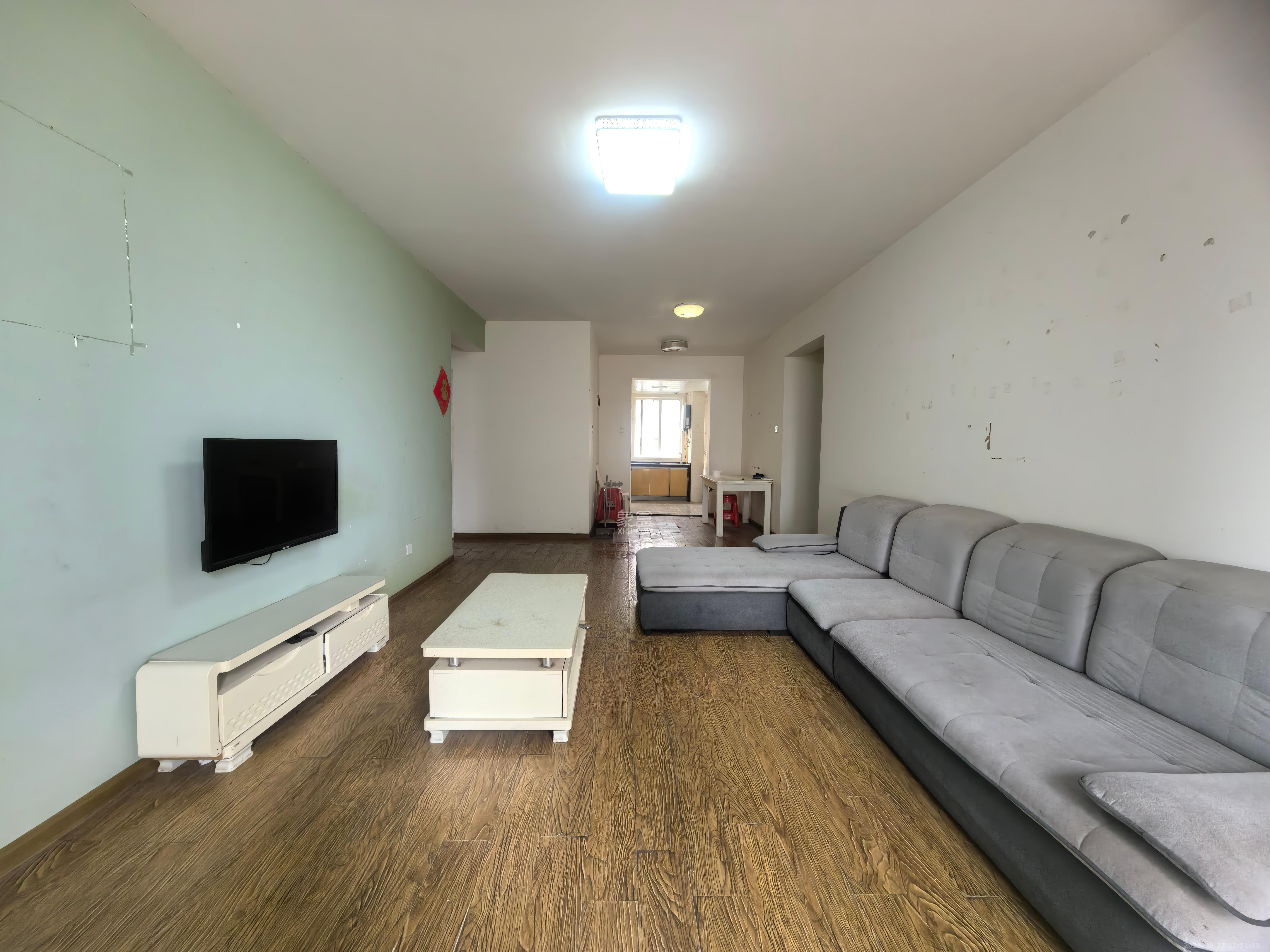 当代滨江MOMA  3室2厅1卫    2800.0元/月室内图