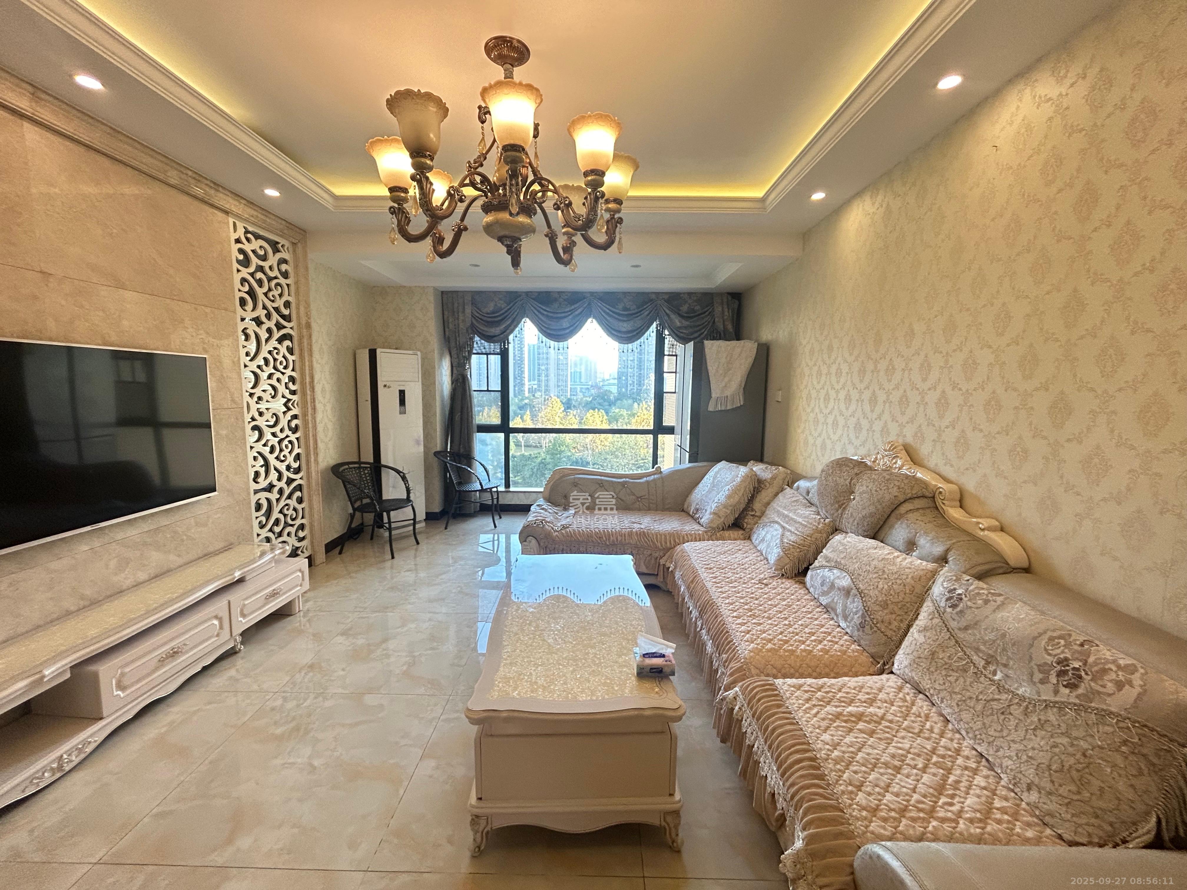 兰亭湾畔 4室2厅2卫 3200.0元/月 兰亭湾畔 4室2厅2卫 3200.0元/月室内图