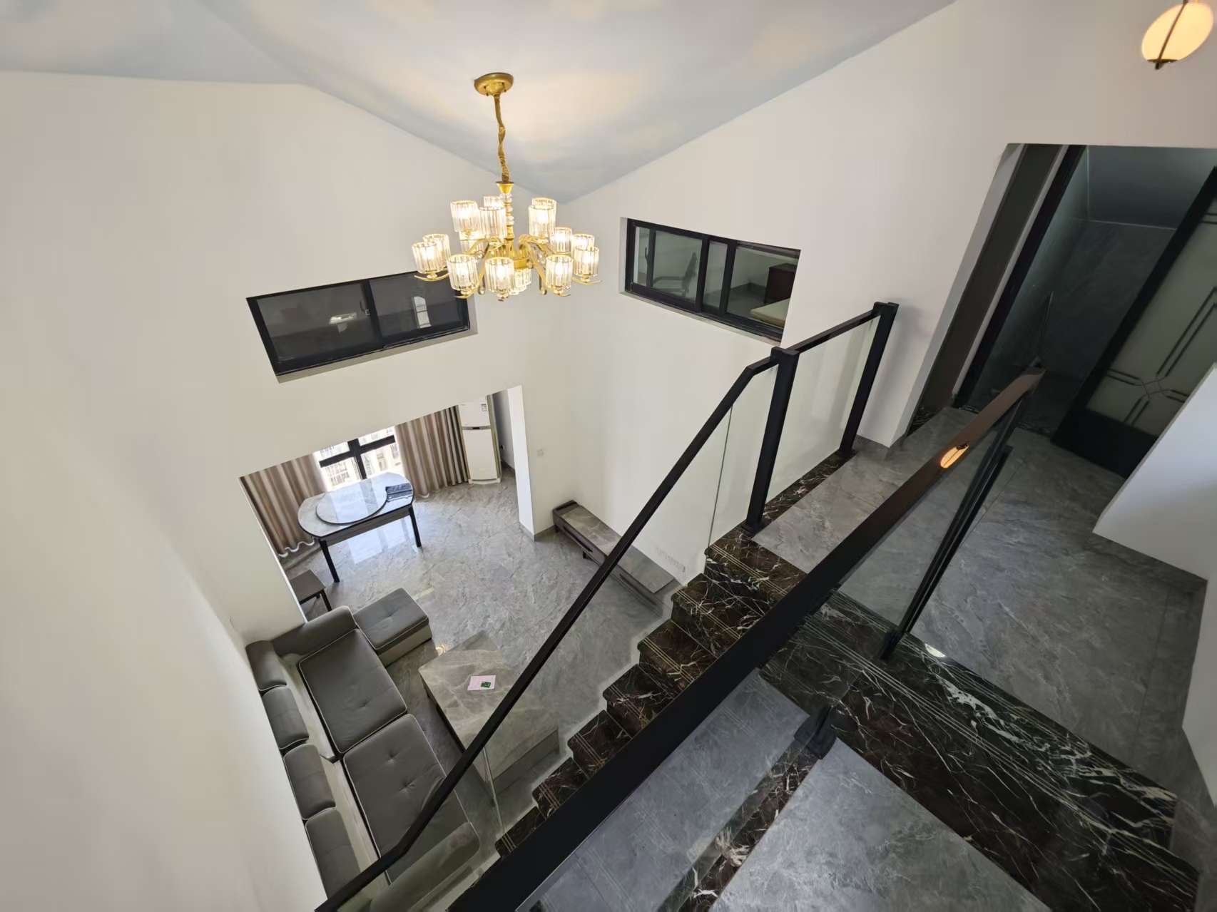 翡翠水城(住宅)  4室2厅2卫    2500.0元/月 翡翠水城(住宅)  4室2厅2卫    2500.0元/月