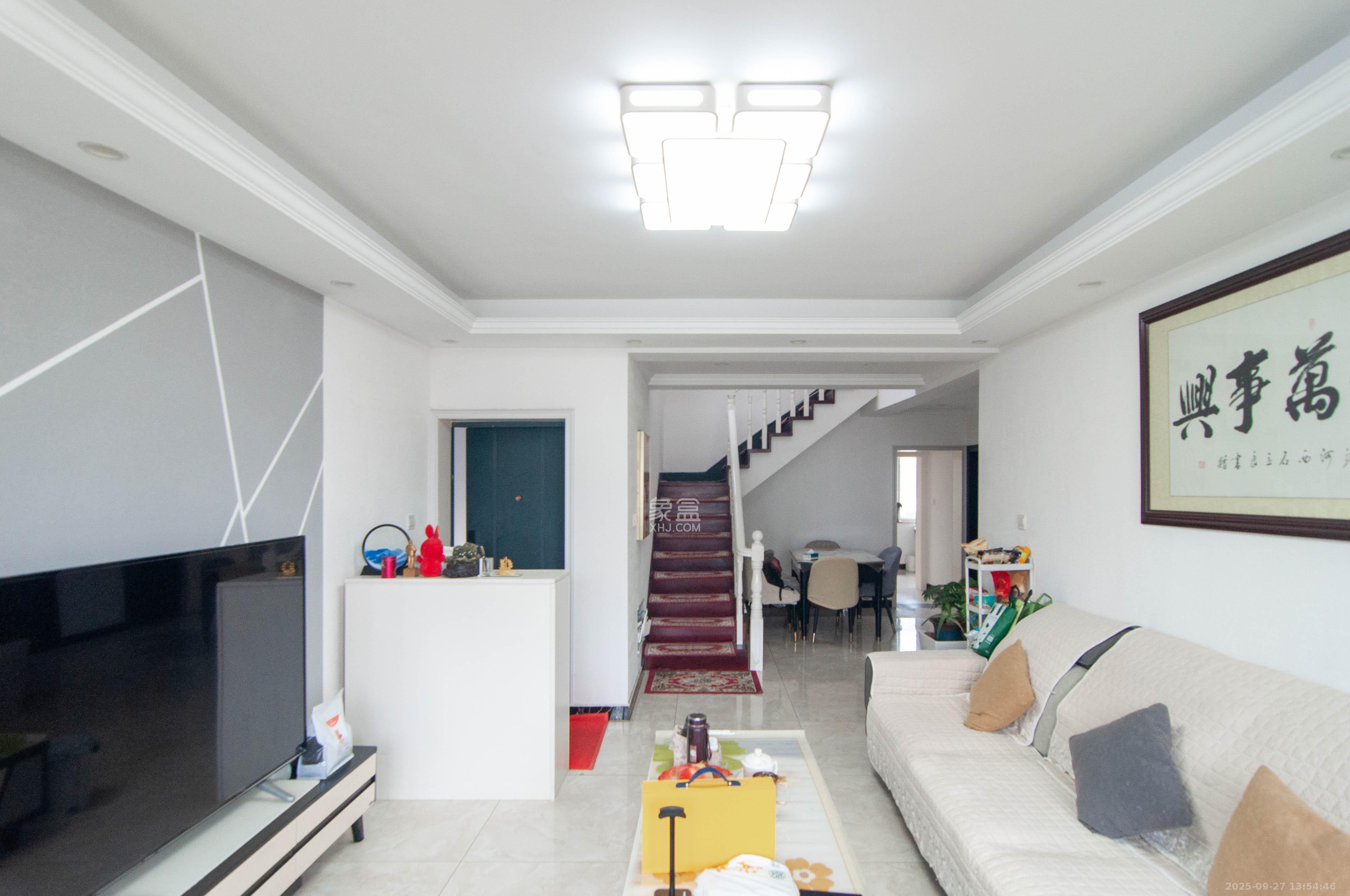 锦绣家园  6室2厅2卫    86.8万客厅