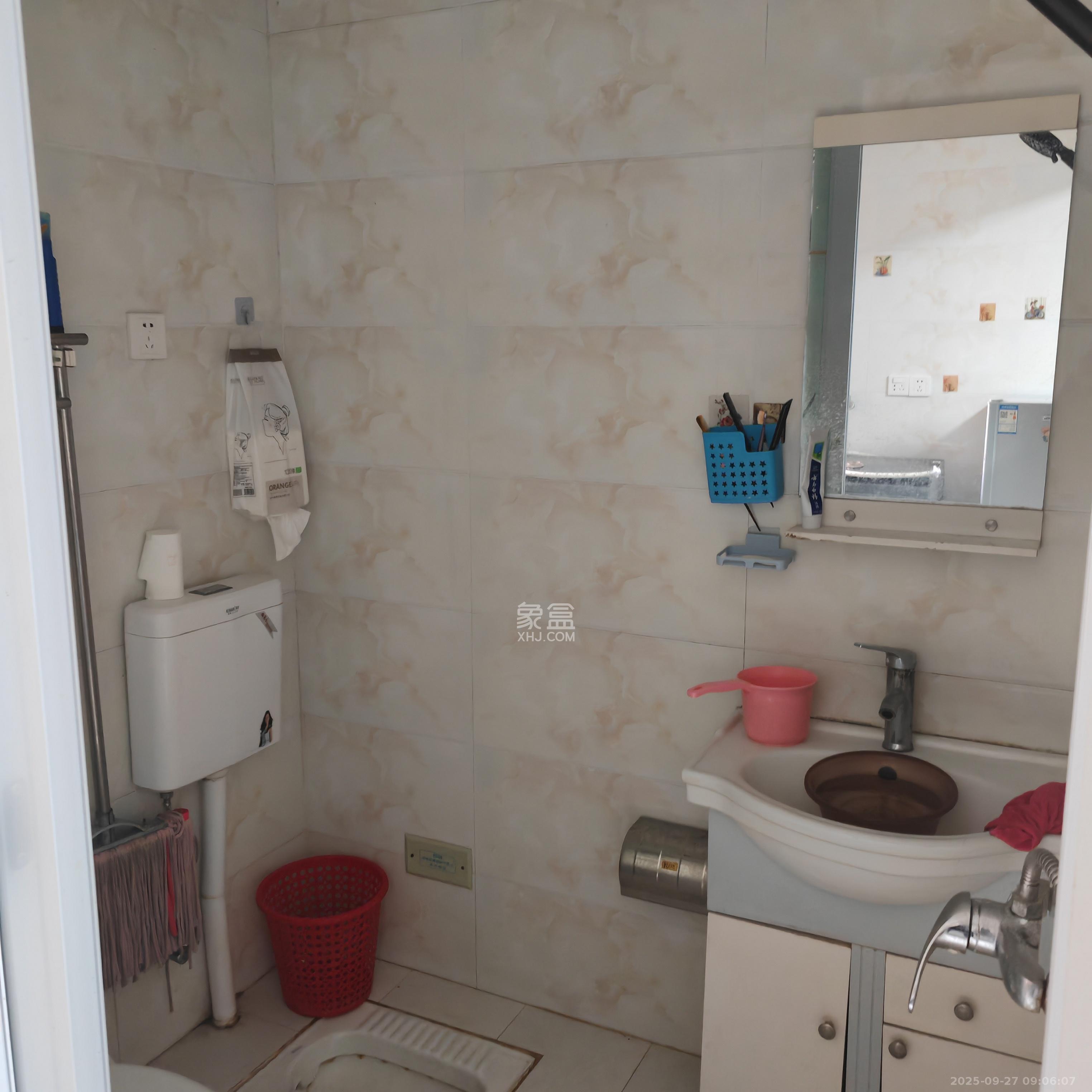 洋湖景园 2室1厅1卫 2300.0元/月 洋湖景园 2室1厅1卫 2300.0元/月室内图