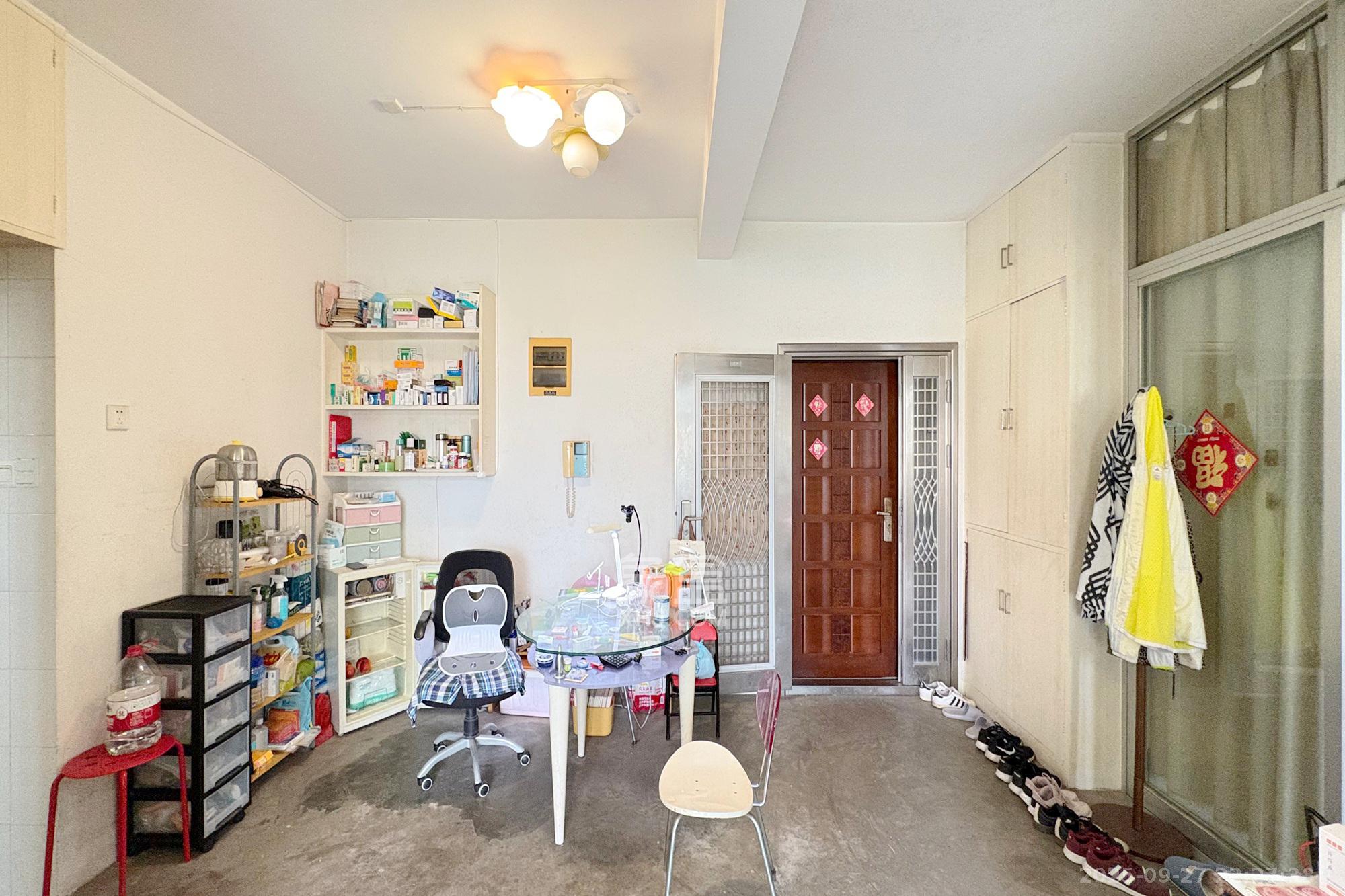 向阳门第 1室1厅1卫 59.8万 向阳门第 1室1厅1卫 59.8万客厅