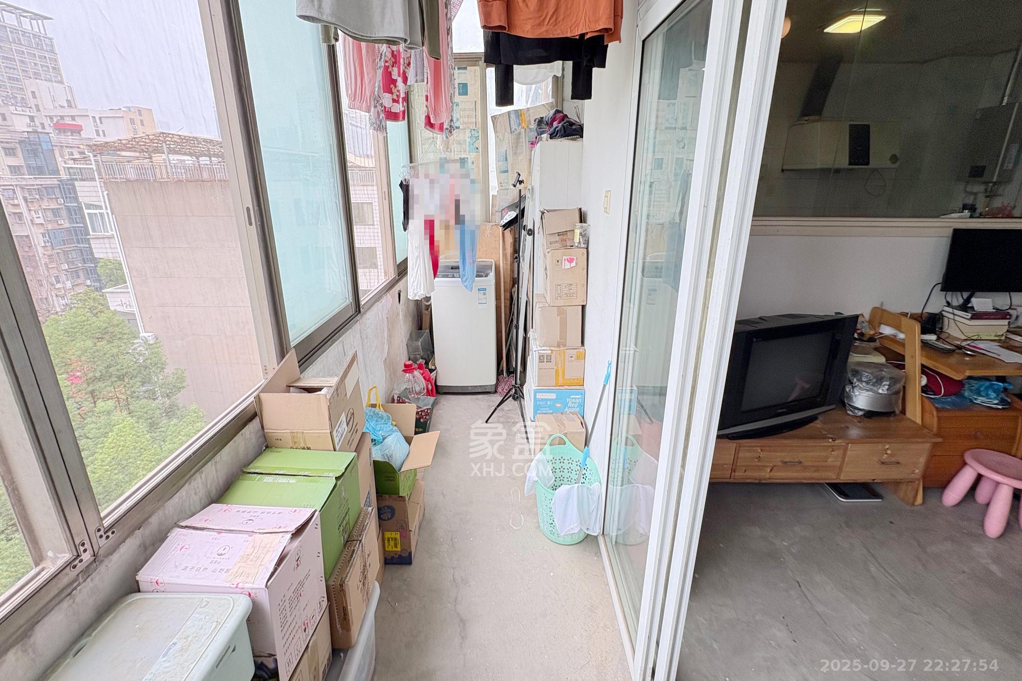 向阳门第 1室1厅1卫 59.8万 向阳门第 1室1厅1卫 59.8万阳台