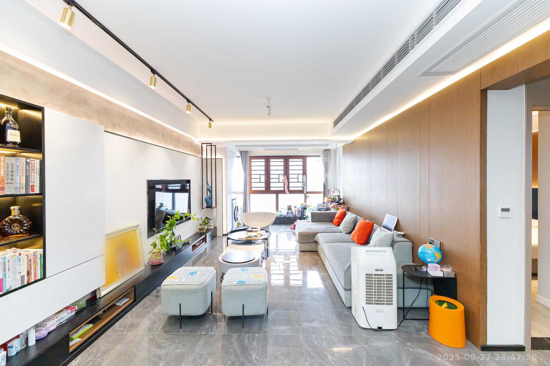 金湘苑(星澜之悦) 3室2厅1卫 81.0万 金湘苑(星澜之悦) 3室2厅1卫 81.0万客厅